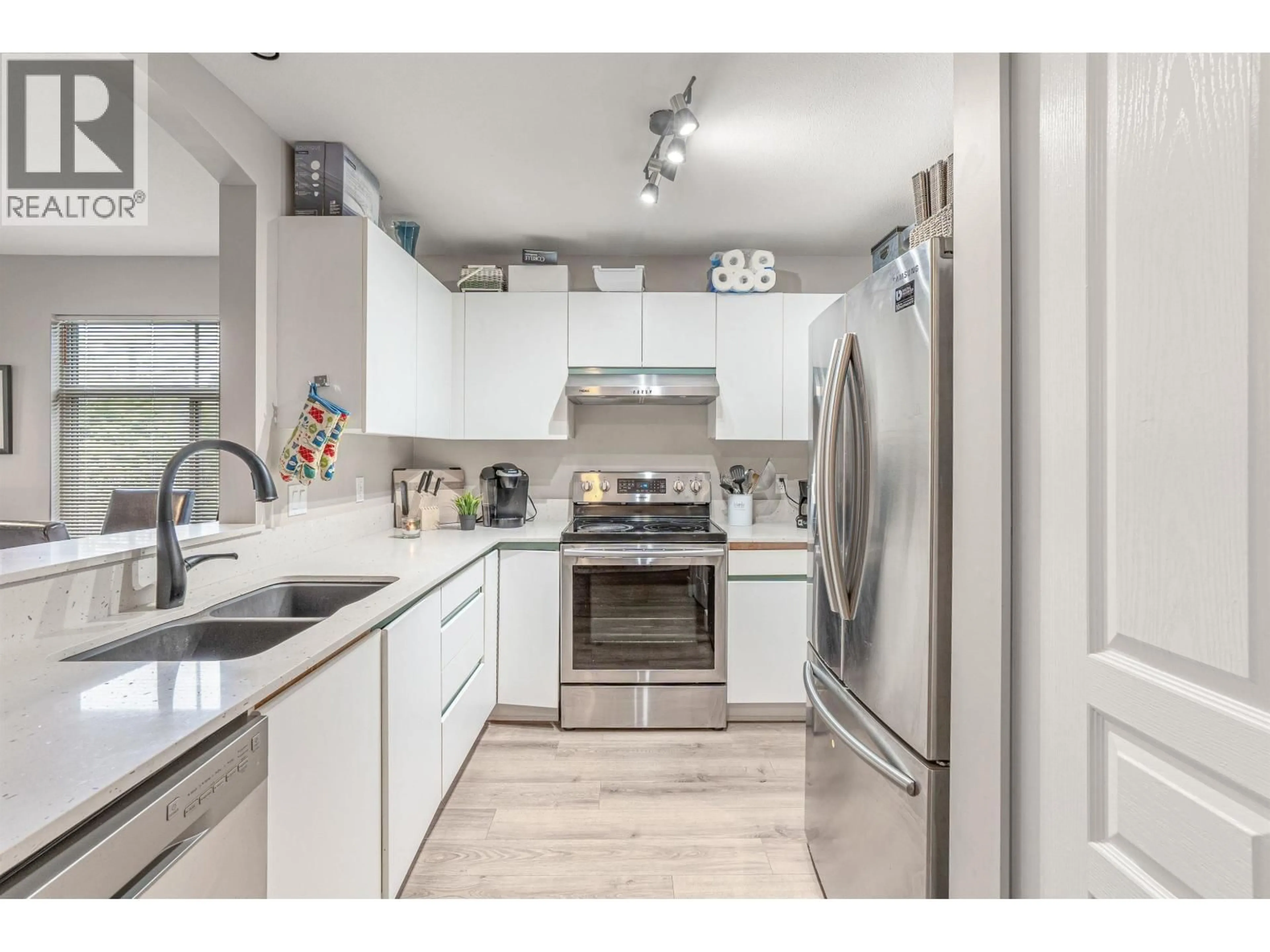 Open concept kitchen, unknown for 216 - 8220 JONES ROAD, Richmond British Columbia V6Y3Z7