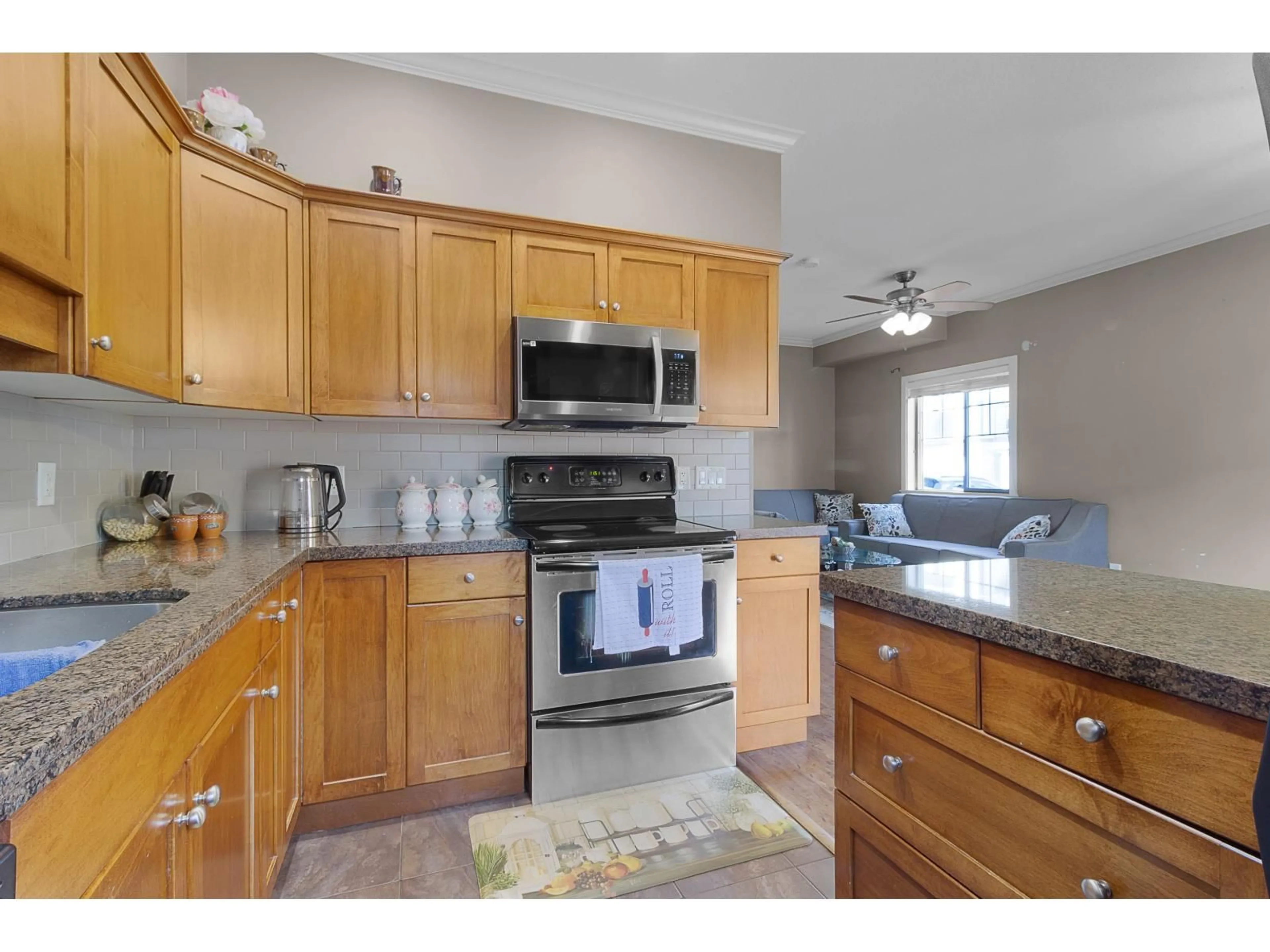 Standard kitchen, ceramic/tile floor for 18 - 31235 UPPER MACLURE ROAD, Abbotsford British Columbia V2T0B2
