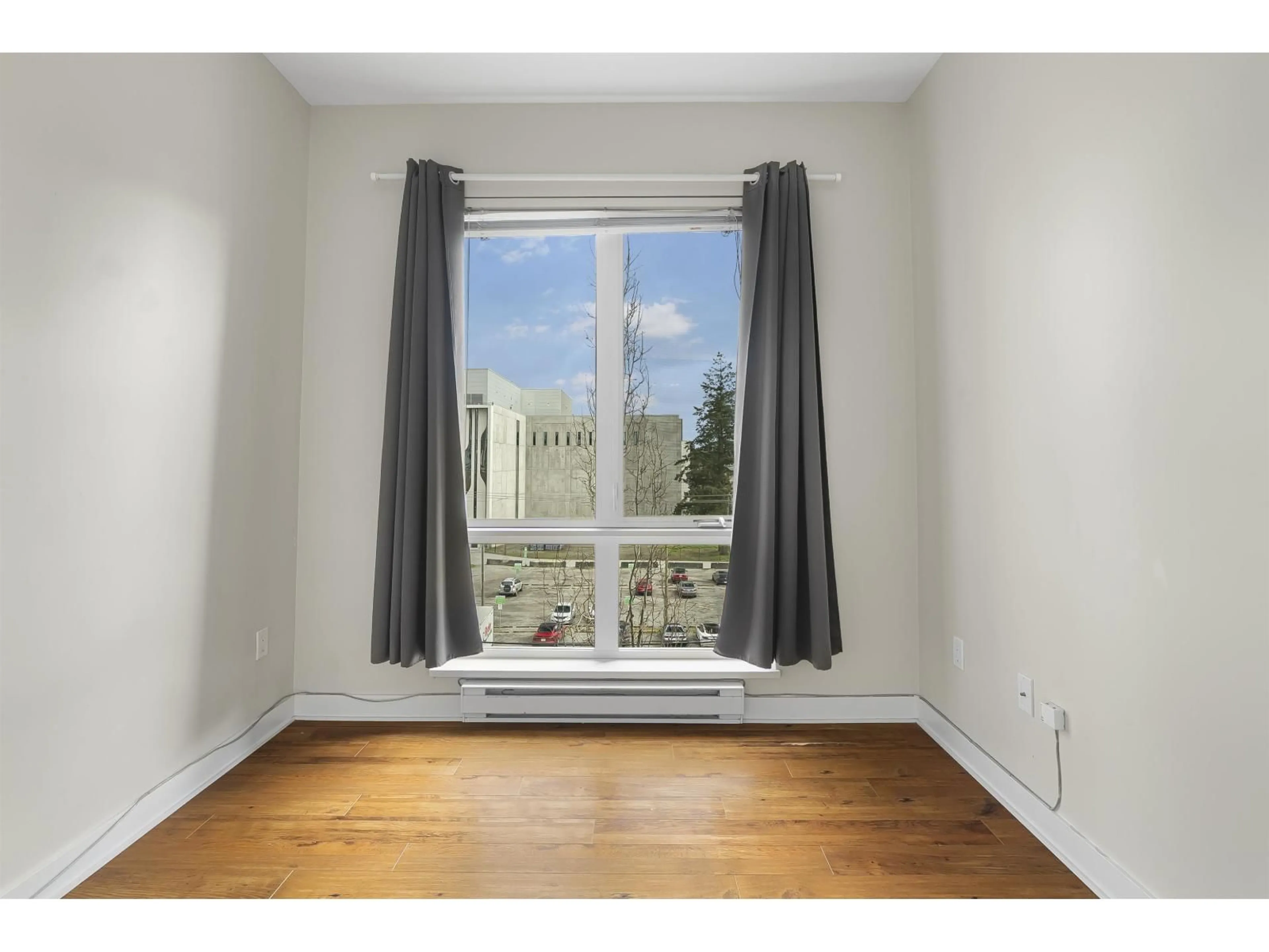 A pic of a room for 404 - 13339 102A, Surrey British Columbia V3T0C5