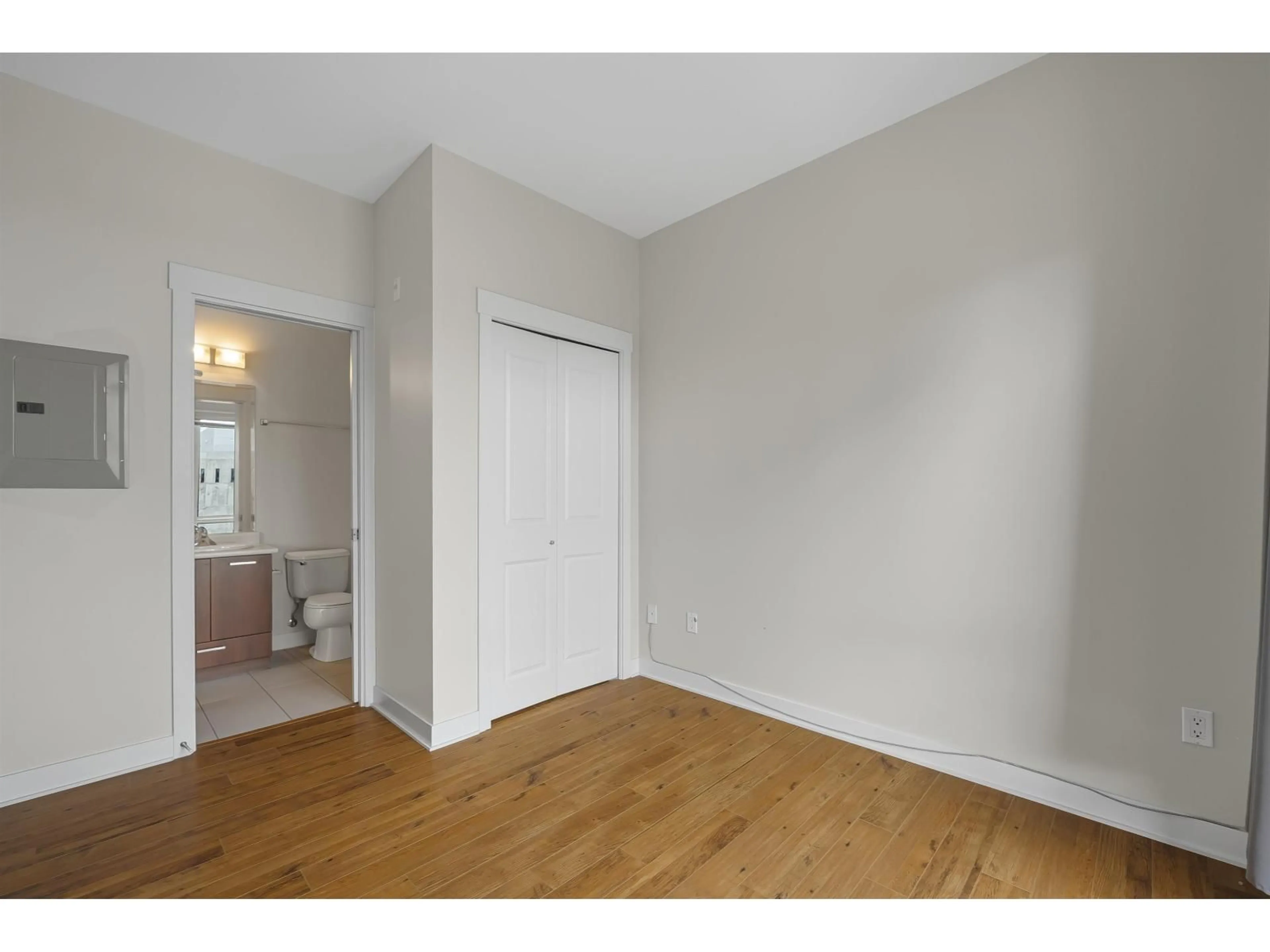 A pic of a room for 404 - 13339 102A, Surrey British Columbia V3T0C5