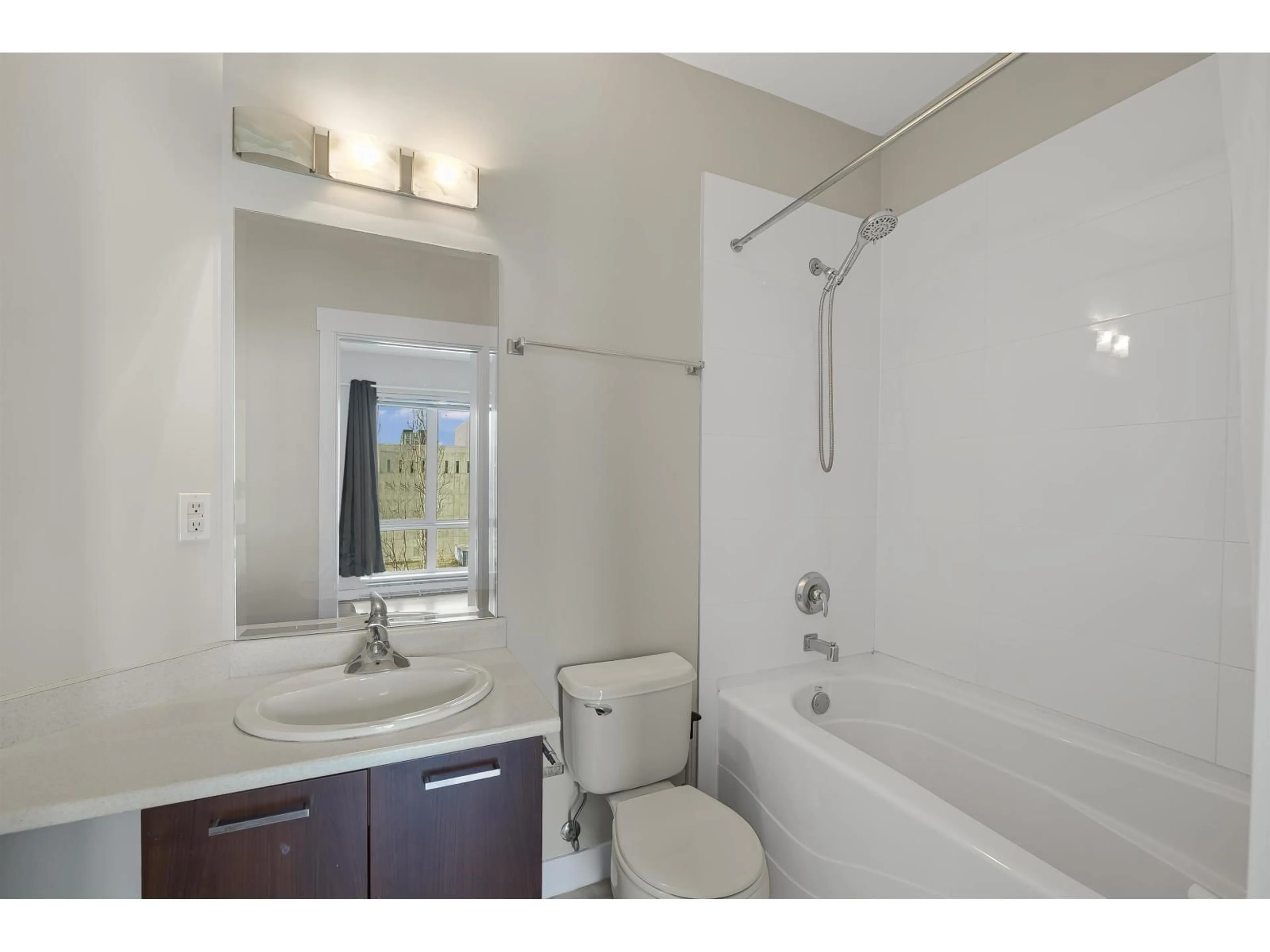 Standard bathroom, unknown for 404 - 13339 102A, Surrey British Columbia V3T0C5