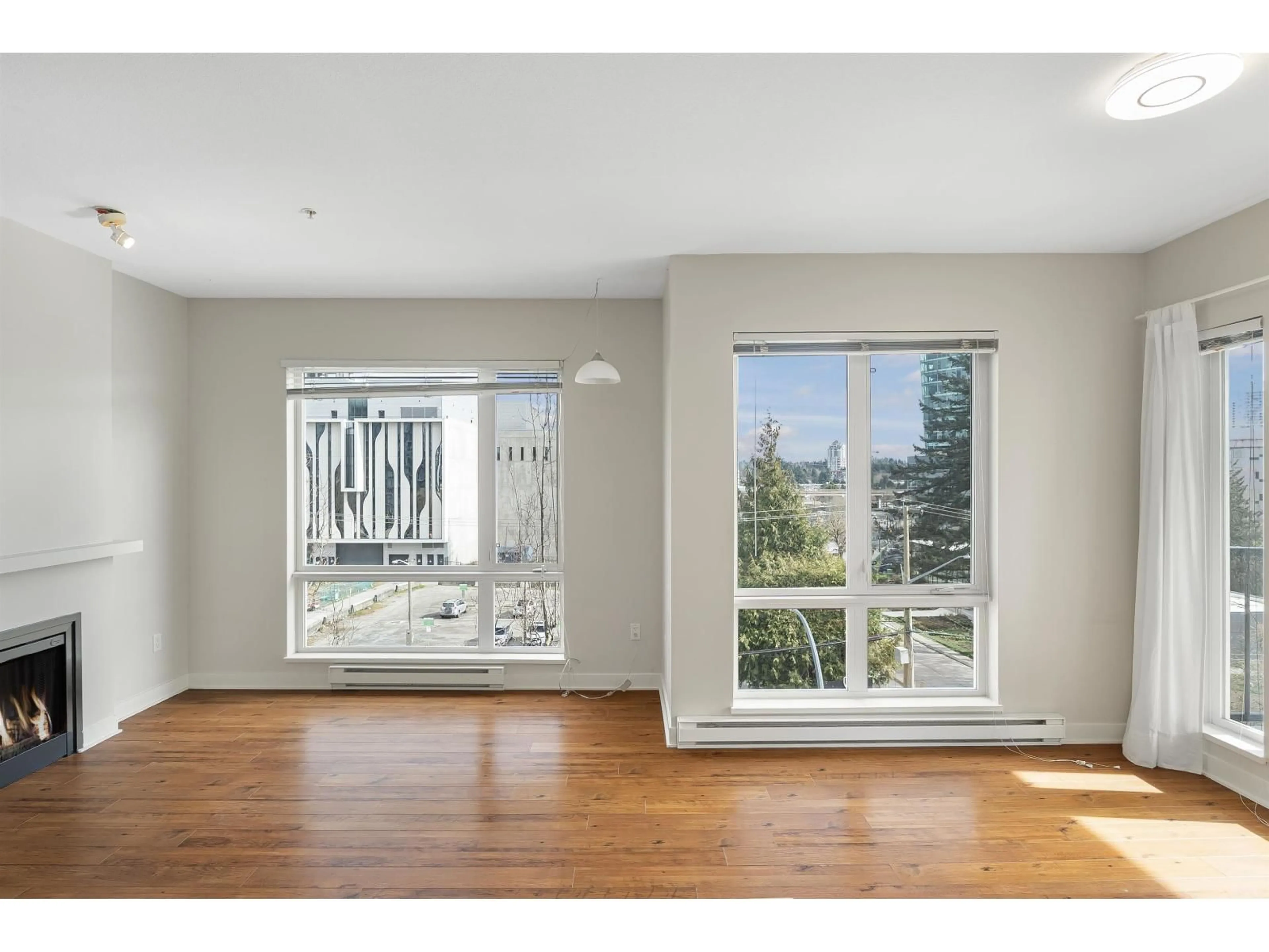 A pic of a room for 404 - 13339 102A, Surrey British Columbia V3T0C5