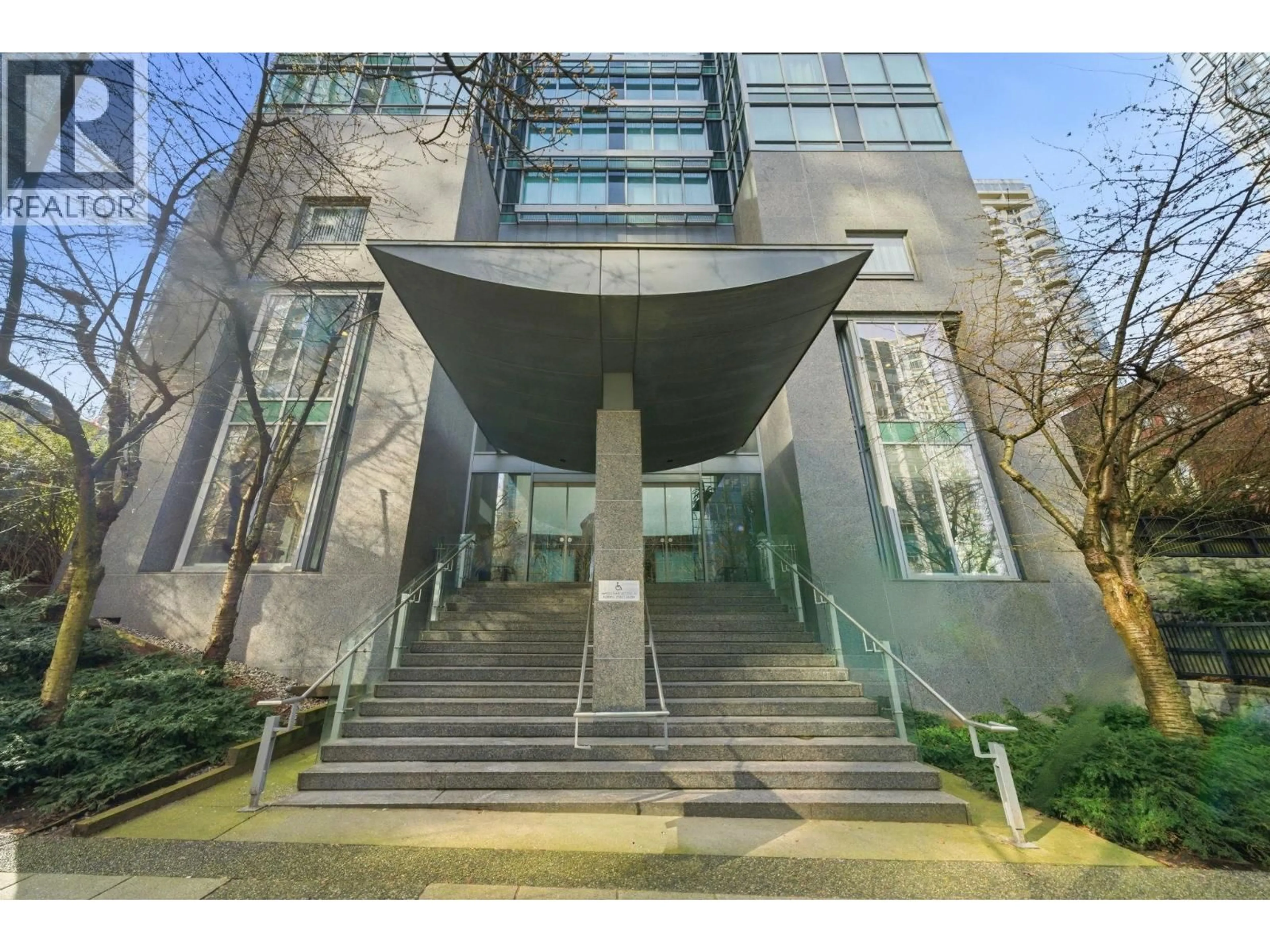 Indoor foyer for 1903 - 1288 GEORGIA STREET, Vancouver British Columbia V6E4R3