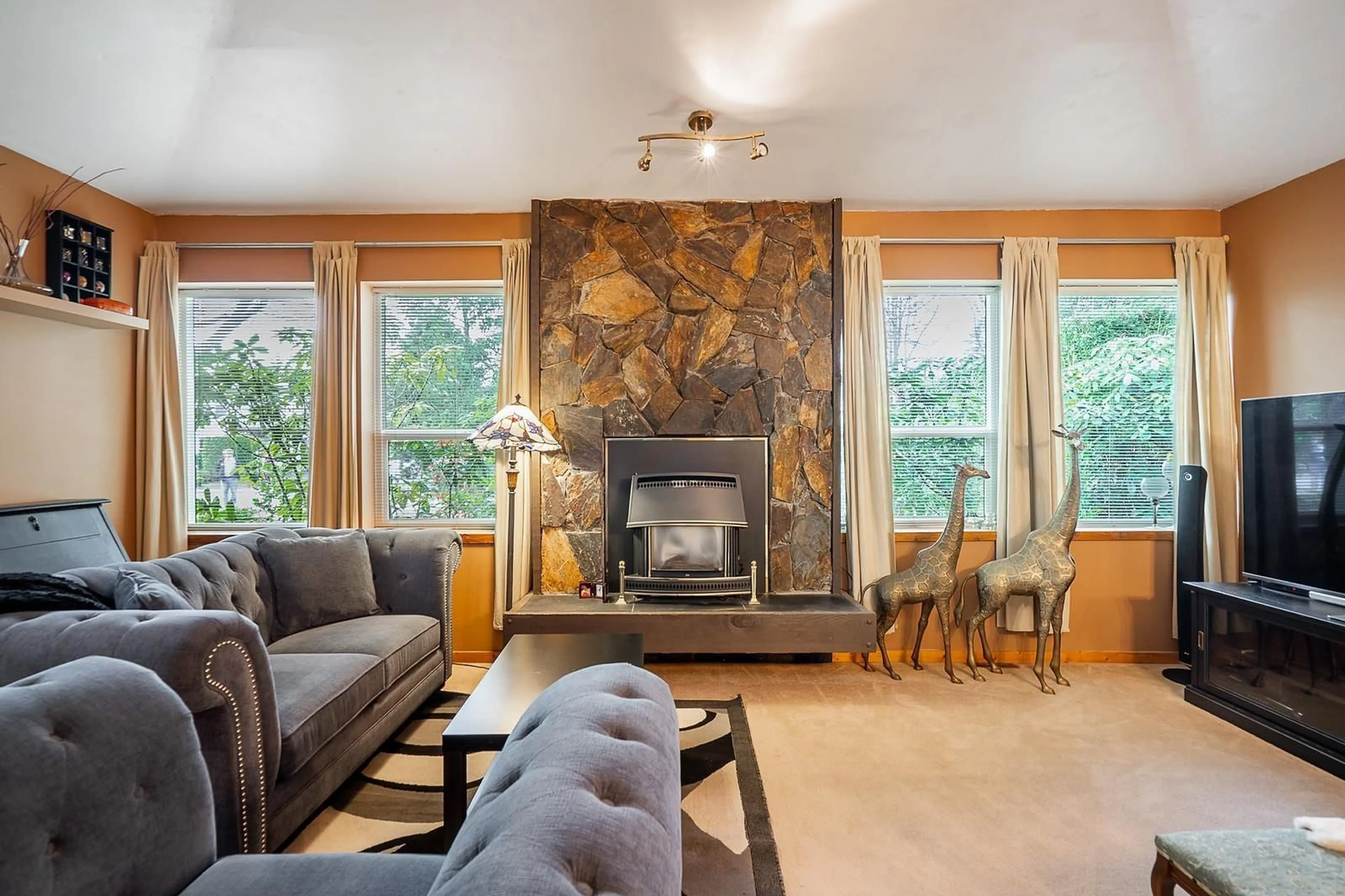 Living room with furniture, unknown for 9120 145A STREET, Surrey British Columbia V3R7L7