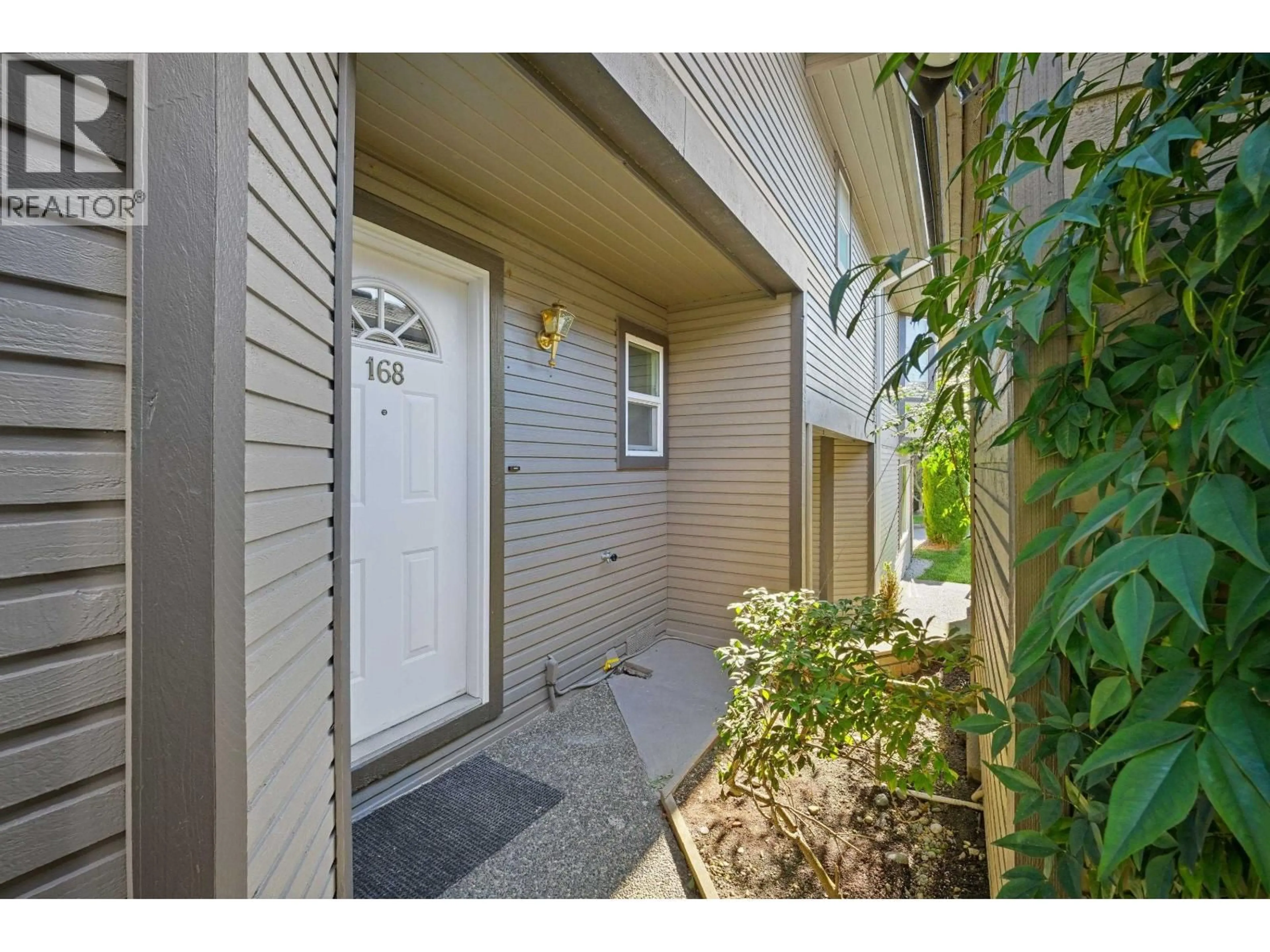 Indoor entryway for 168 - 1140 CASTLE CRESCENT, Port Coquitlam British Columbia V3C5R3