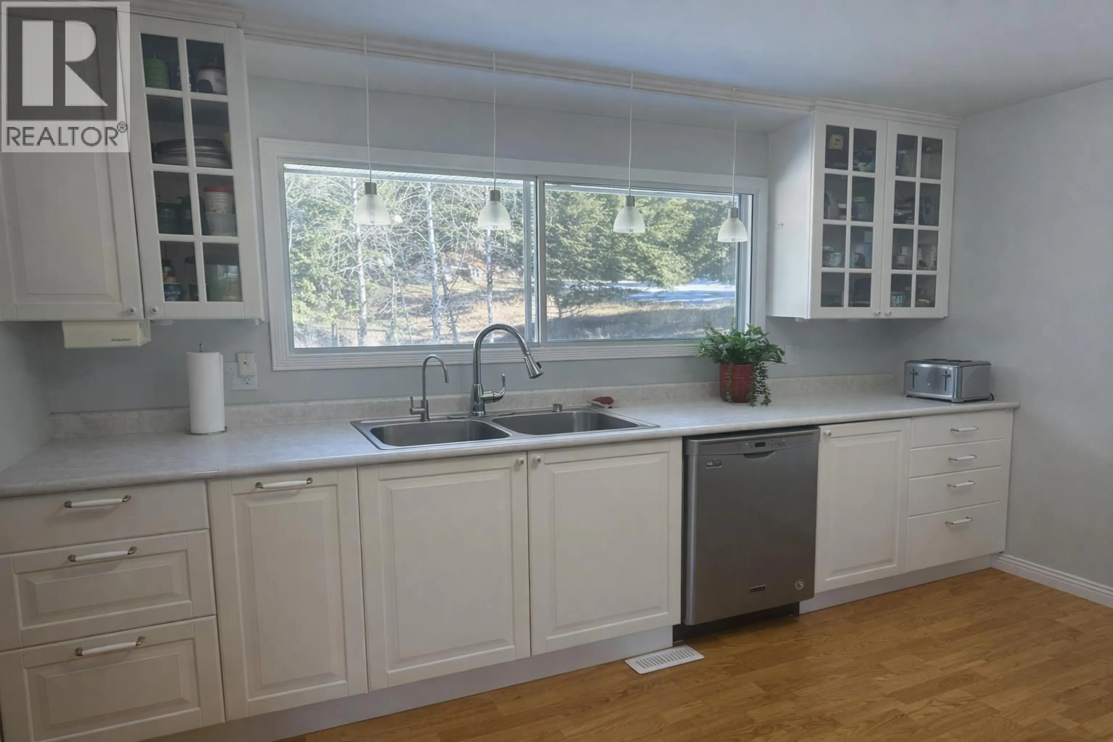 Open concept kitchen, unknown for 4765 TELQUA DRIVE, 108 Mile Ranch British Columbia V0K2Z0