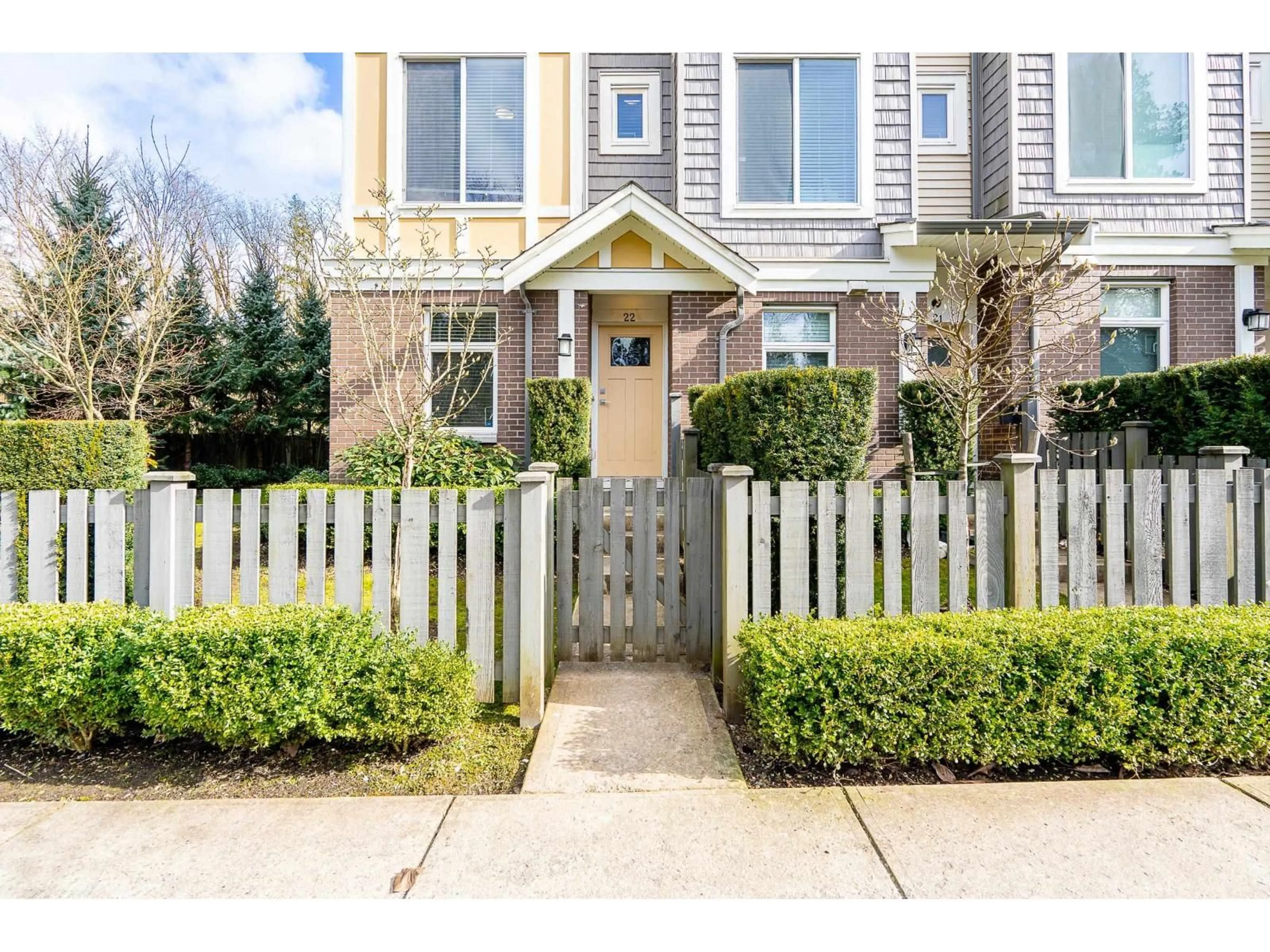 Indoor entryway for 22 - 9718 161A STREET, Surrey British Columbia V4N6S7