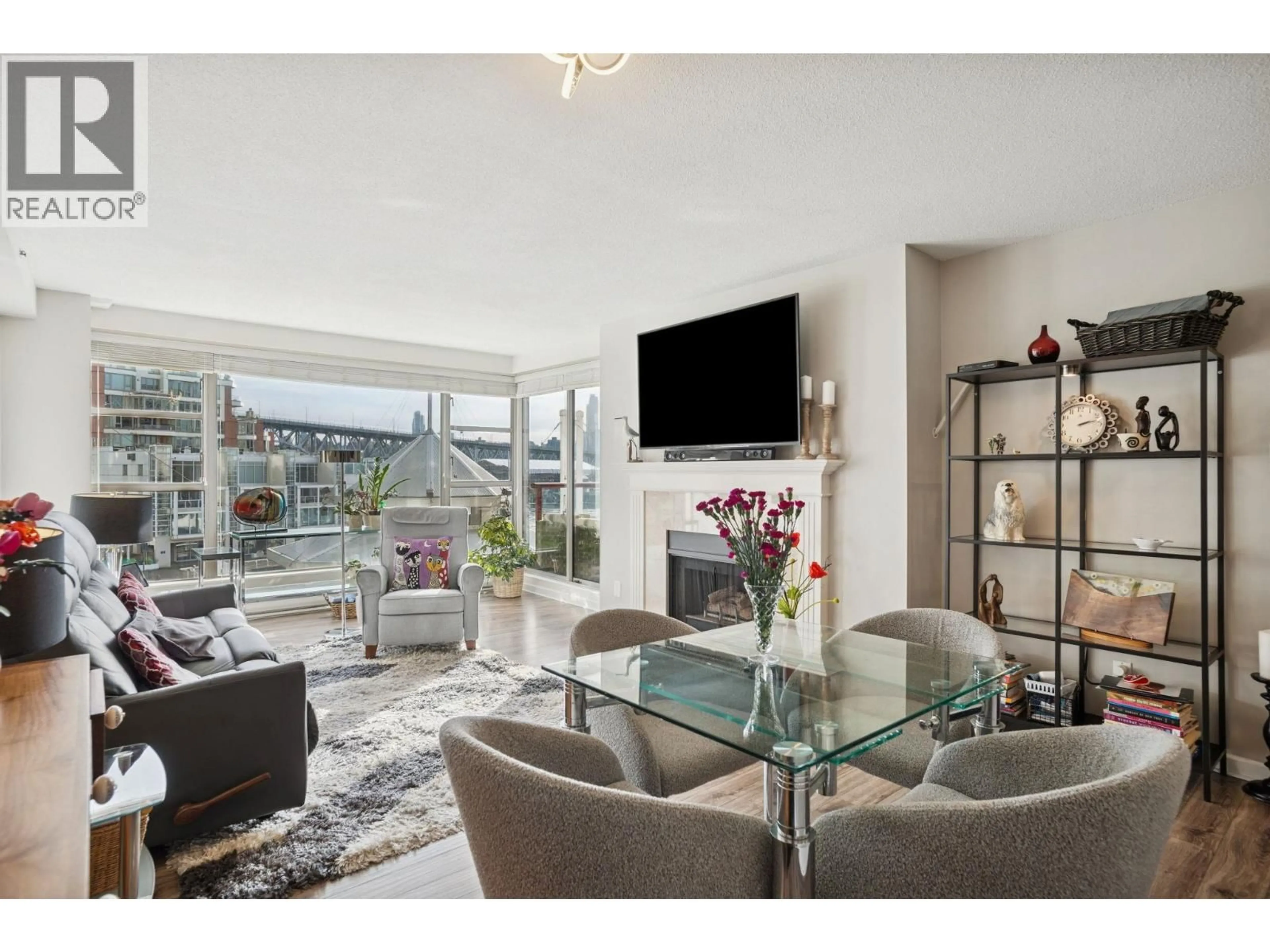 Living room with furniture, unknown for 203 - 1008 BEACH AVENUE, Vancouver British Columbia V6E1T7