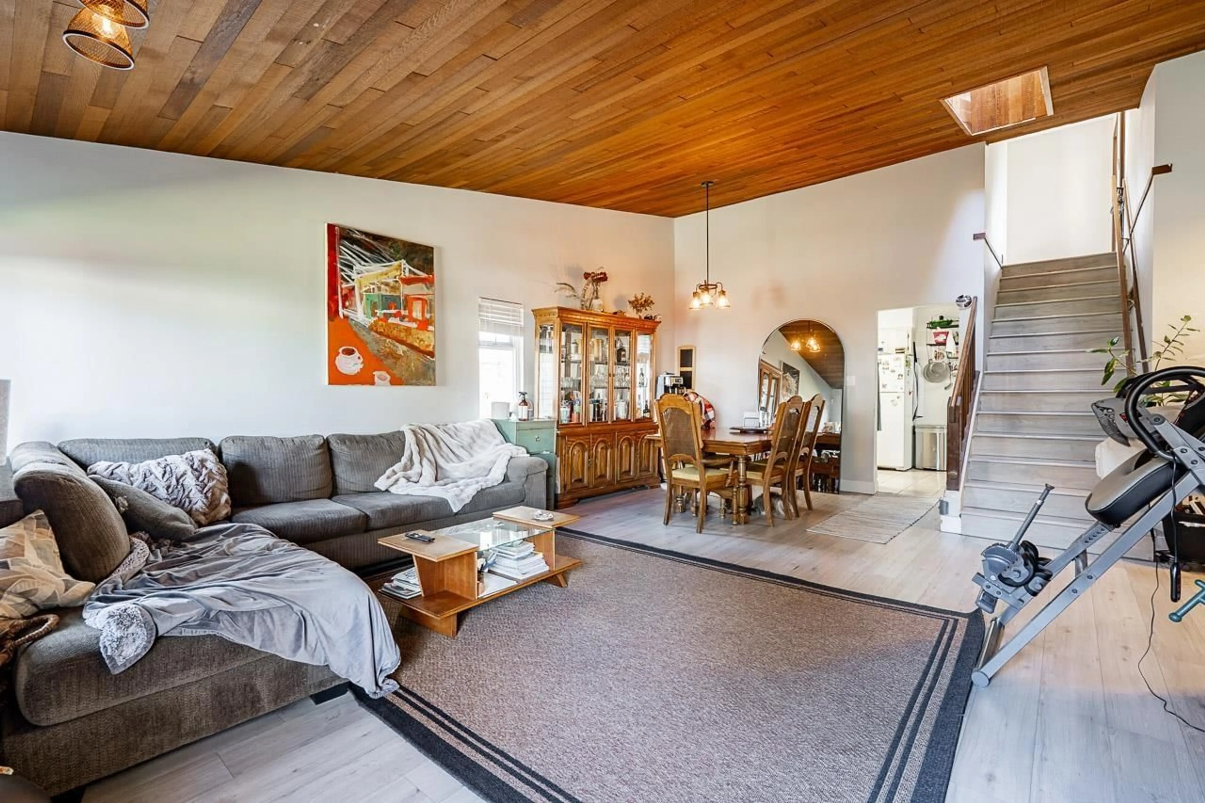 Living room with furniture, unknown for 14478 85A AVENUE, Surrey British Columbia V3S5T6