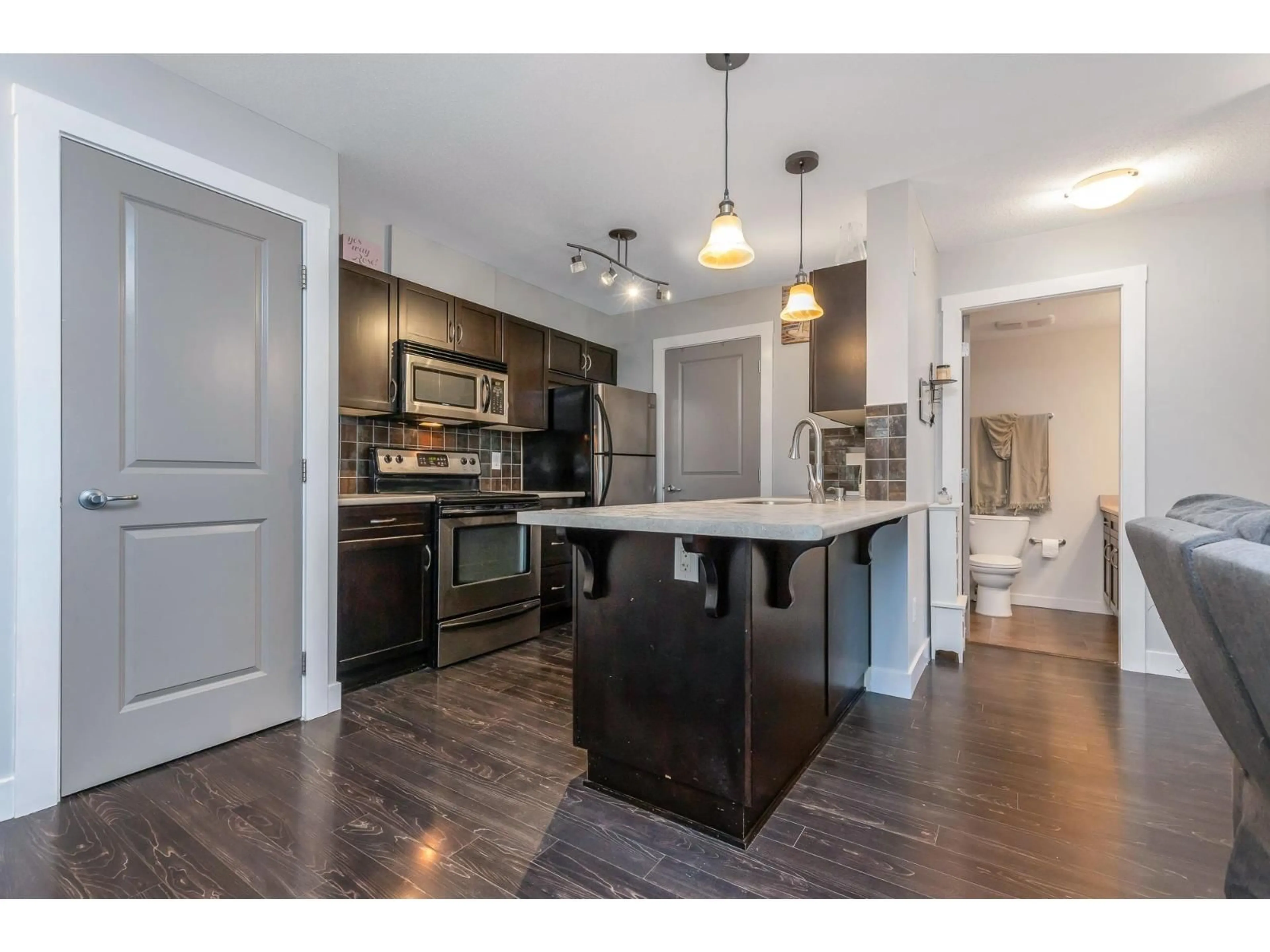 Open concept kitchen, unknown for 305 - 2038 SANDALWOOD CRESCENT, Abbotsford British Columbia V2S3H6