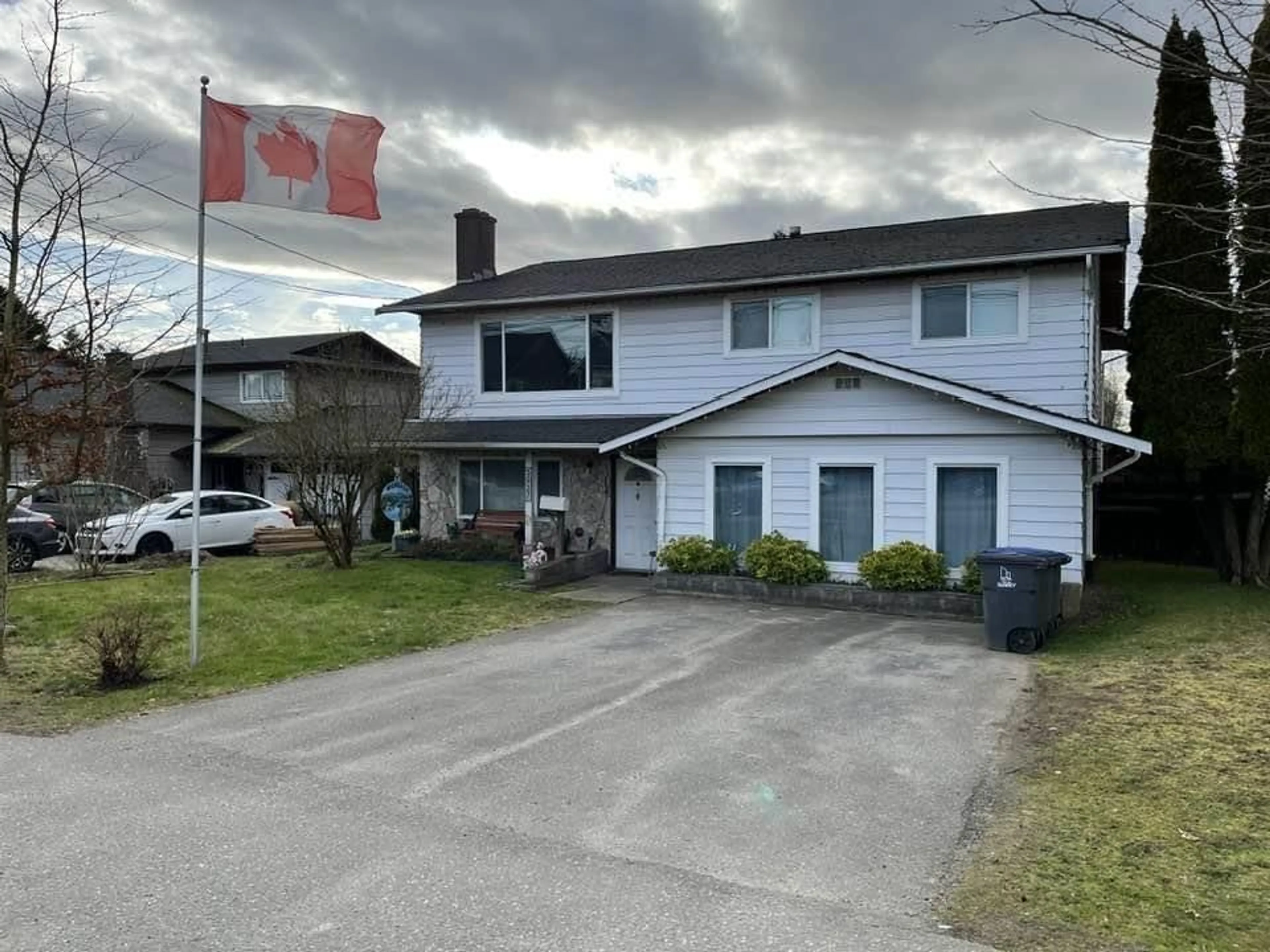 A pic from outside/outdoor area/front of a property/back of a property/a pic from drone, street for 5927 184 STREET, Surrey British Columbia V3S4N2