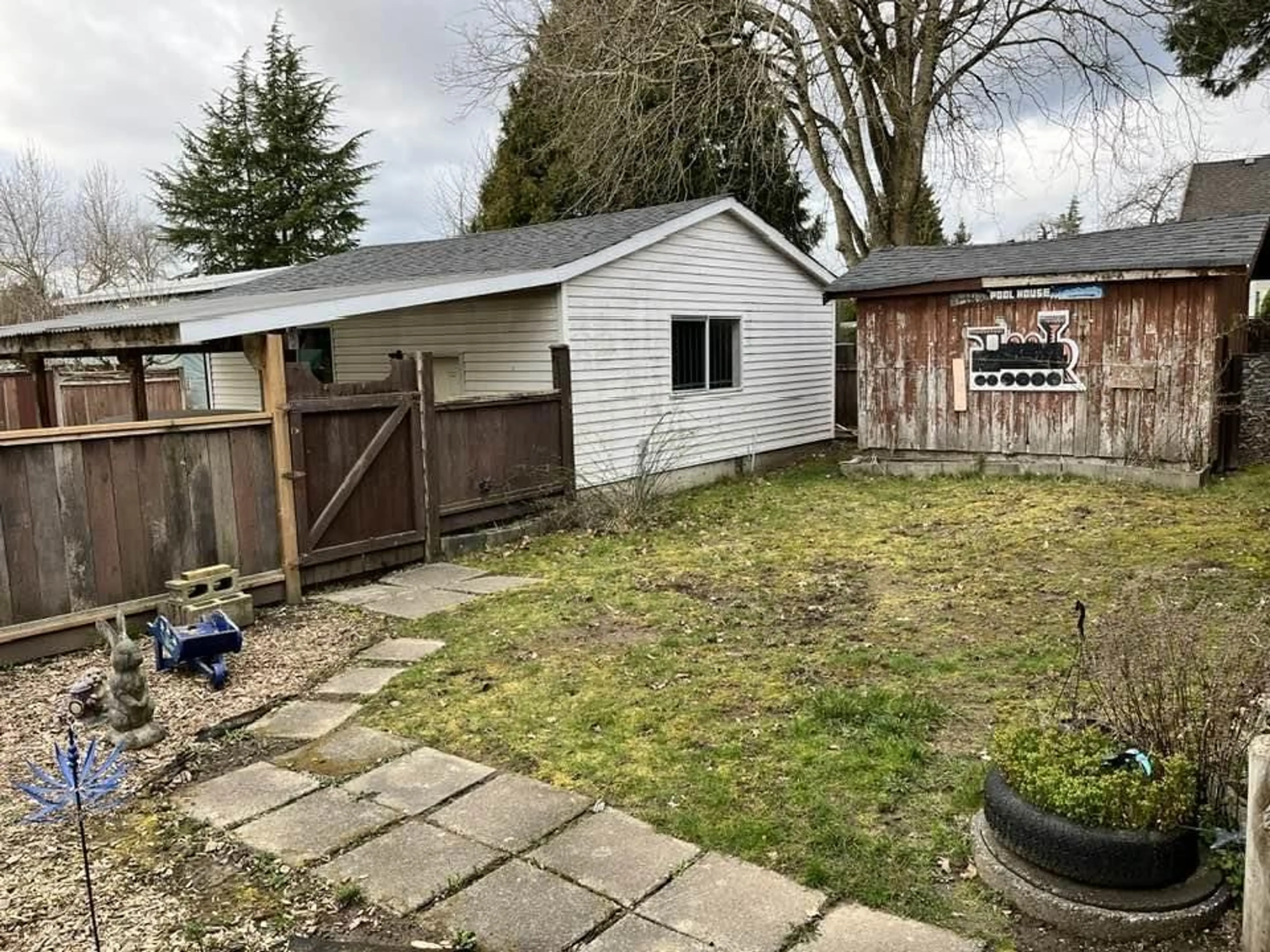 Shed for 5927 184 STREET, Surrey British Columbia V3S4N2
