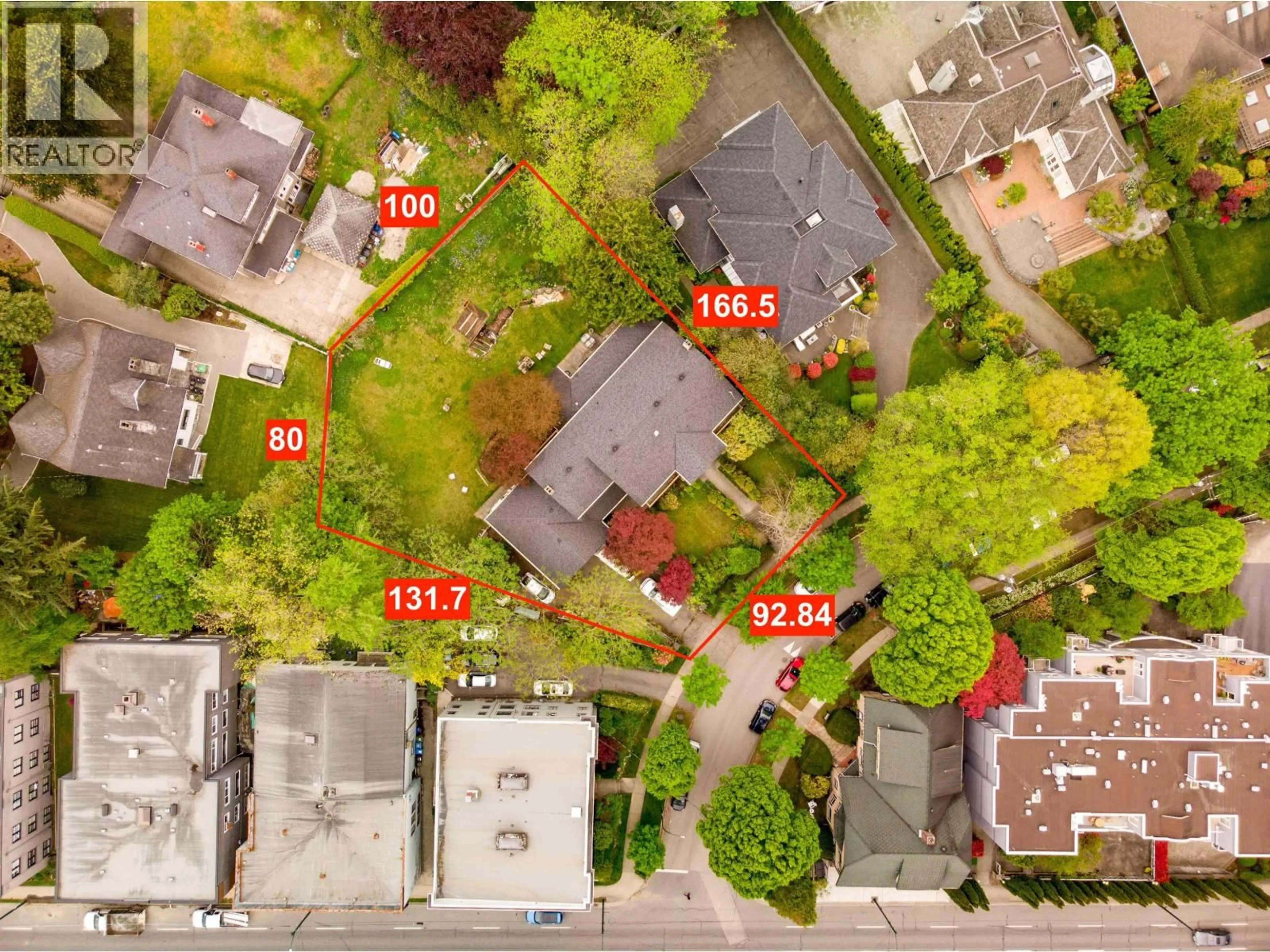 A pic from outside/outdoor area/front of a property/back of a property/a pic from drone, street for 1020 WOLFE AVENUE, Vancouver British Columbia V6H1V7