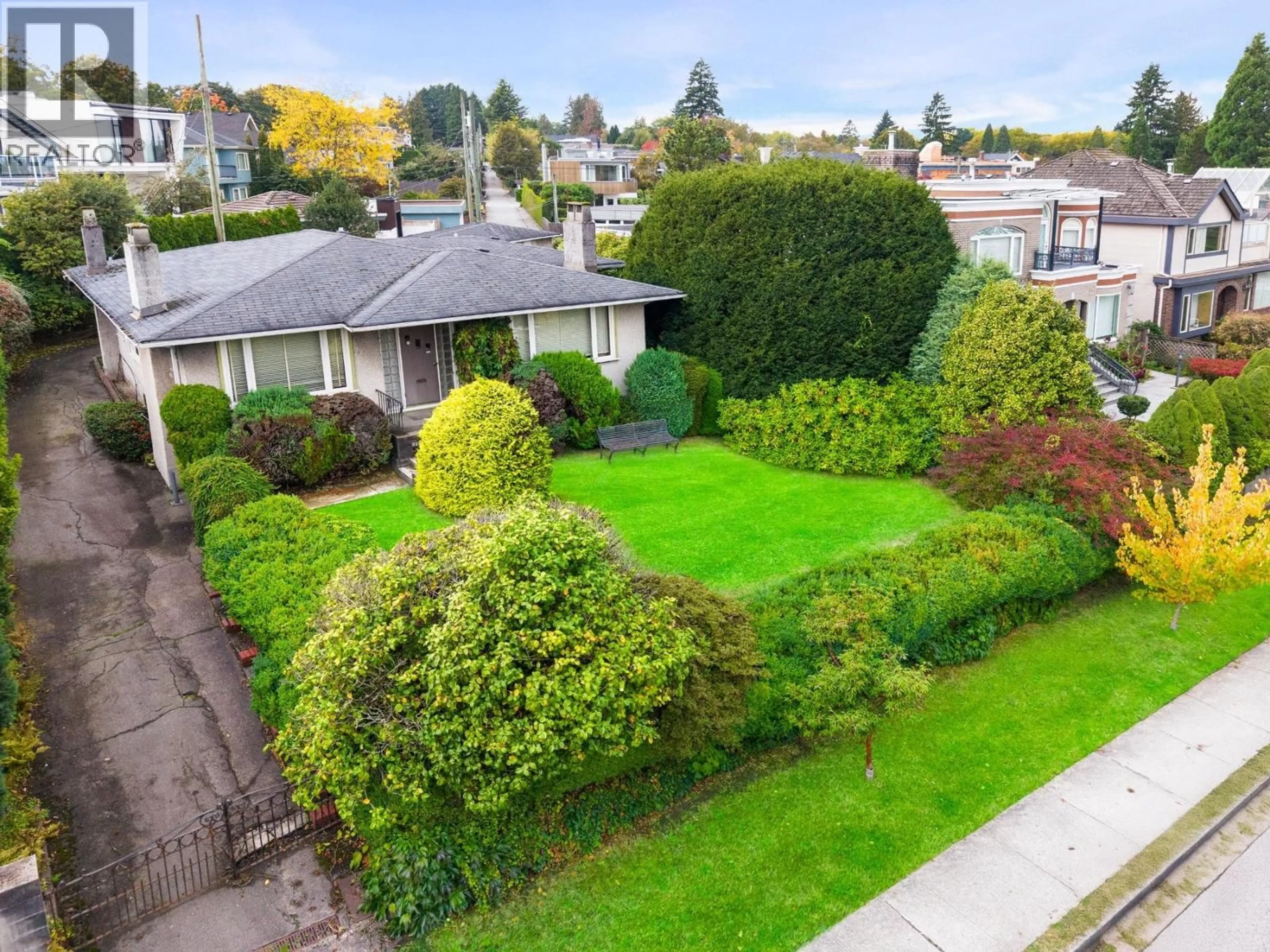 A pic from outside/outdoor area/front of a property/back of a property/a pic from drone, street for 4275 QUESNEL DRIVE, Vancouver British Columbia V6L2X5