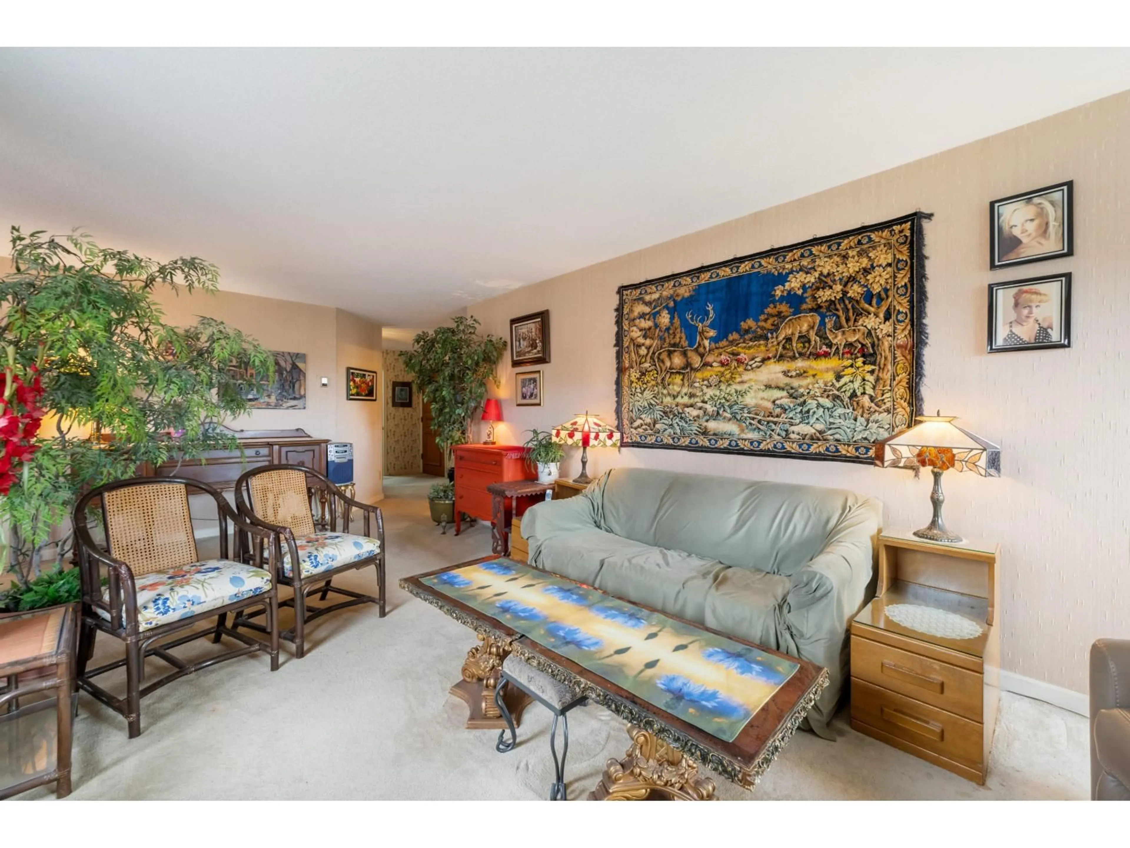 Living room with furniture, unknown for 111 - 1442 FOSTER STREET, White Rock British Columbia V4B3X7