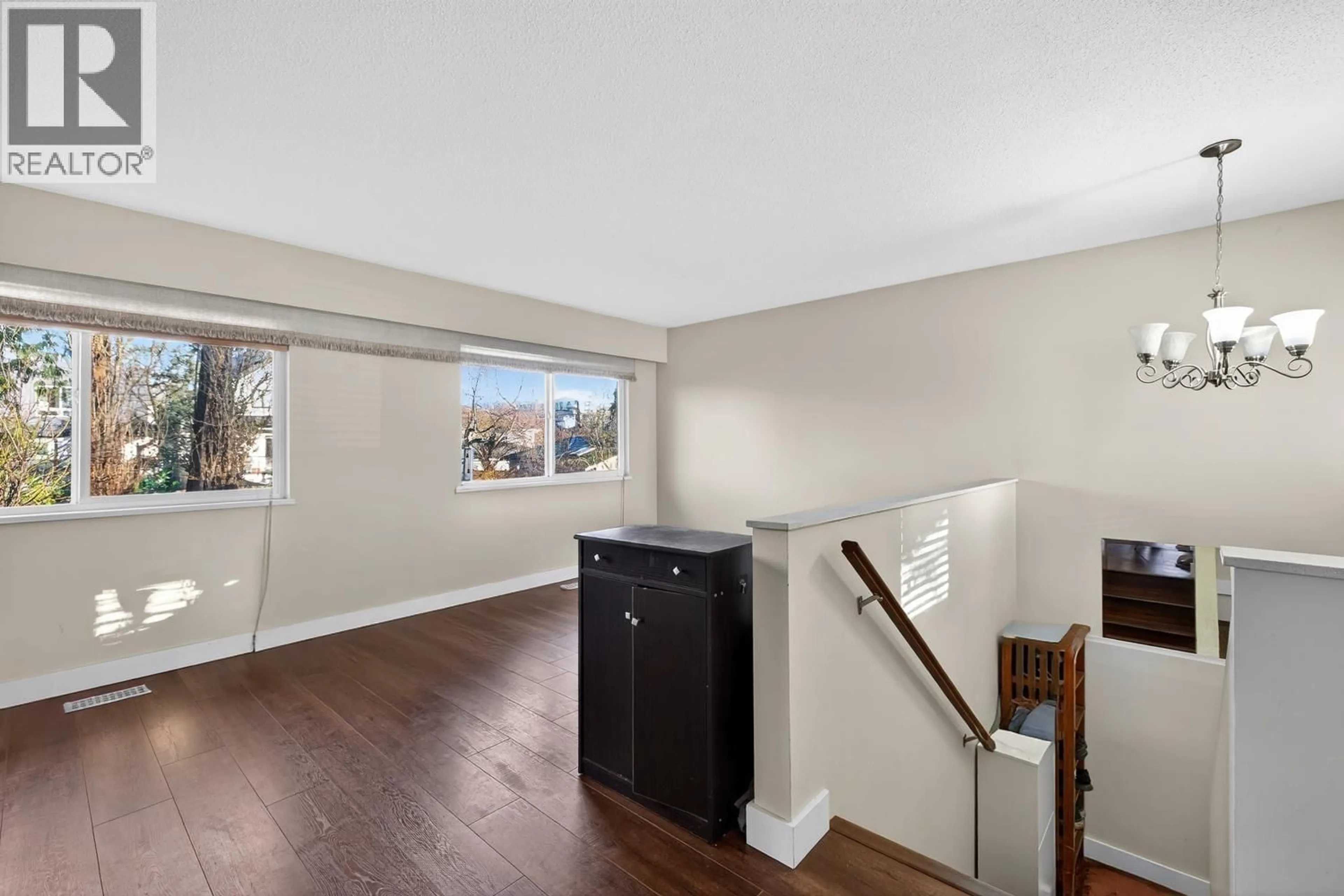 Unknown for 557 21ST AVENUE, Vancouver British Columbia V5V1R5