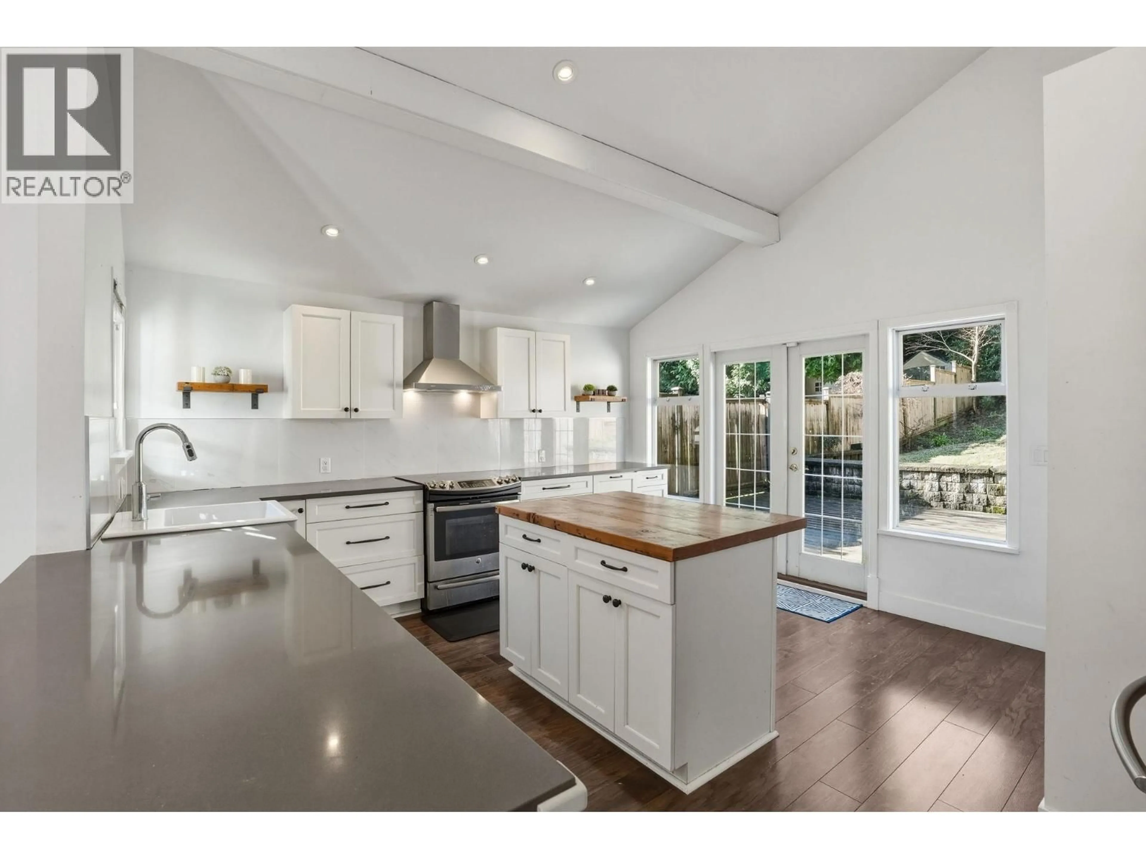 Open concept kitchen, unknown for 3015 ROYAL AVENUE, North Vancouver British Columbia V7K1Y6