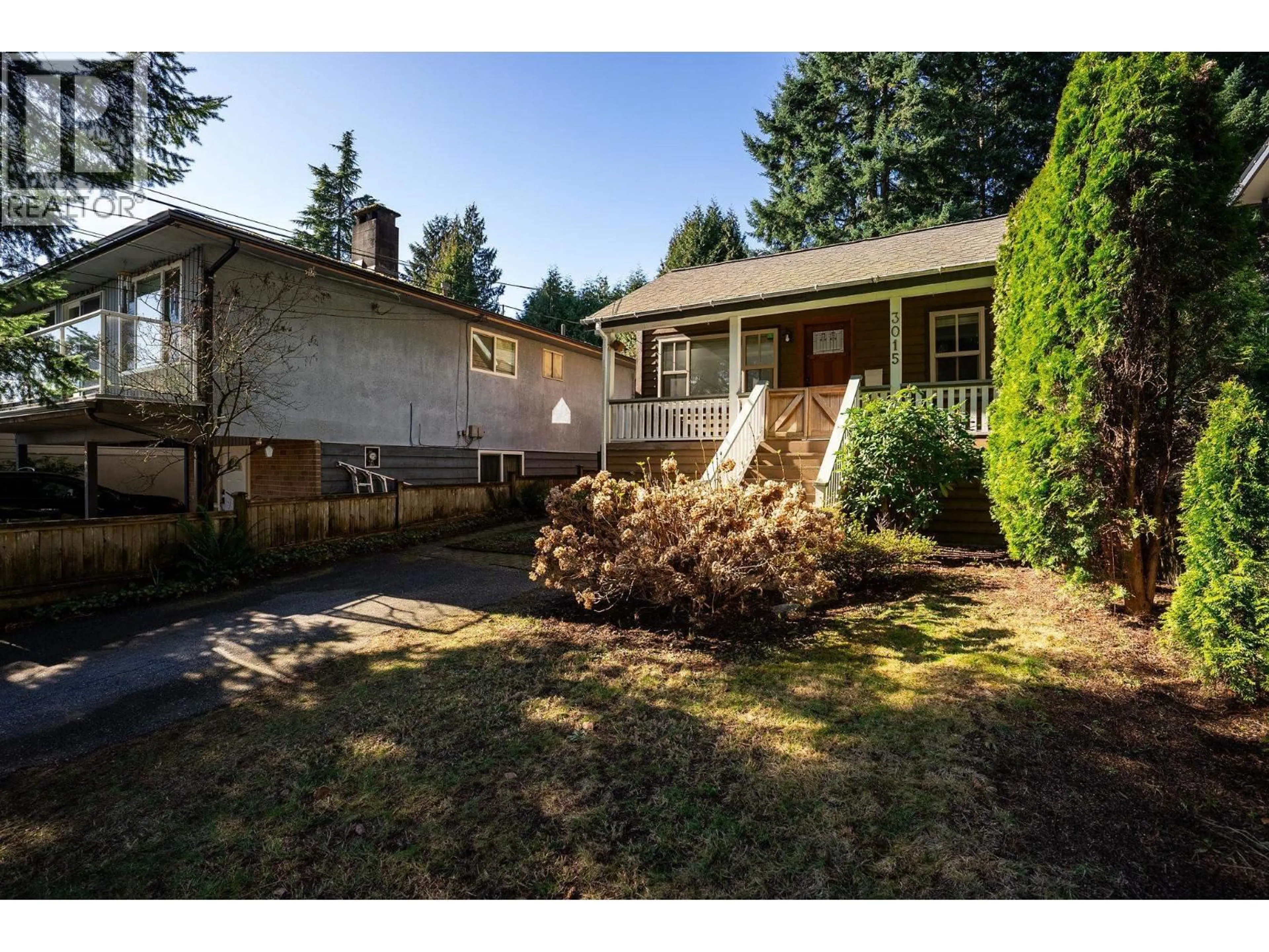 A pic from outside/outdoor area/front of a property/back of a property/a pic from drone, street for 3015 ROYAL AVENUE, North Vancouver British Columbia V7K1Y6