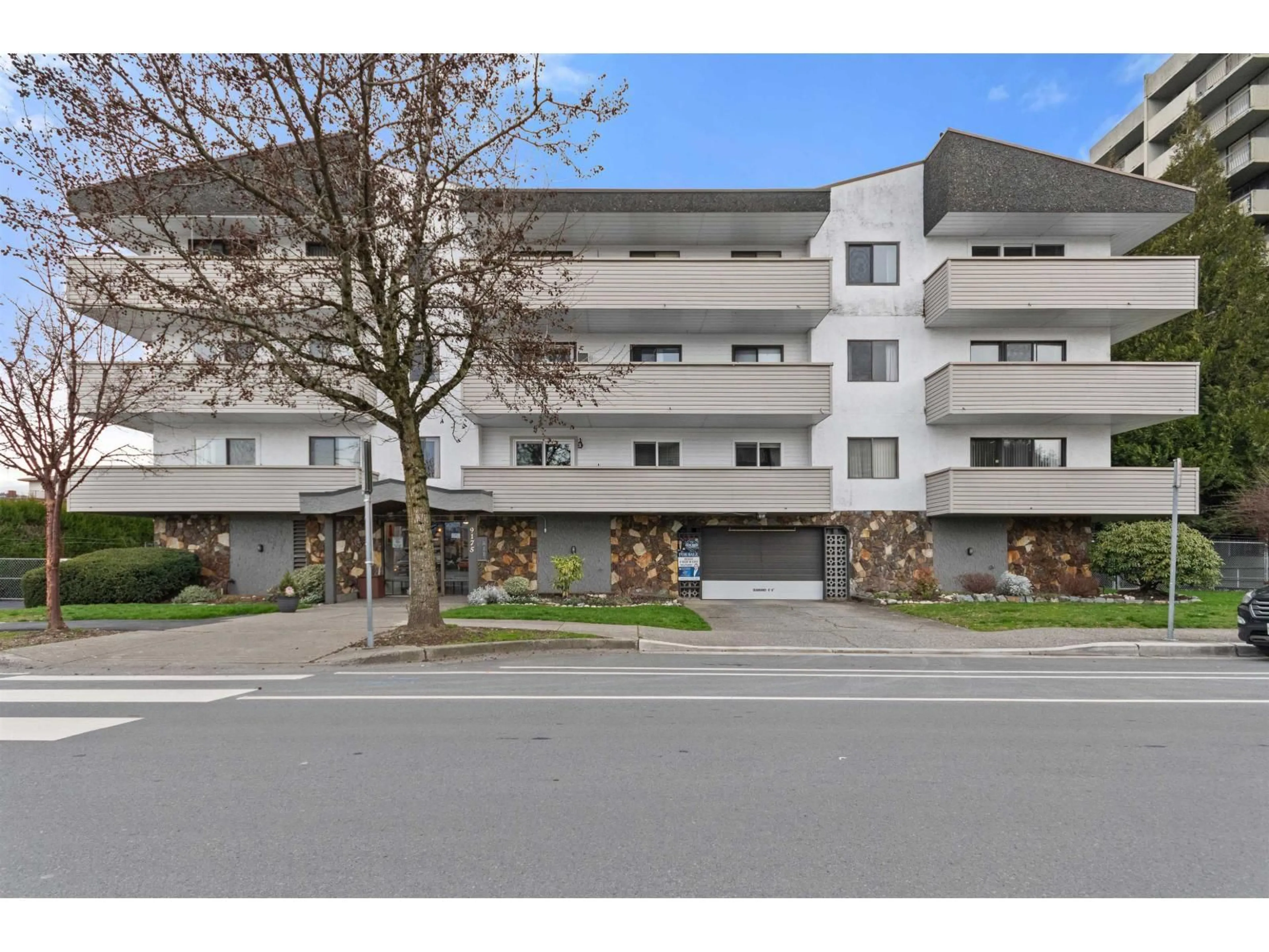 A pic from outside/outdoor area/front of a property/back of a property/a pic from drone, street for 105 - 9175 MARY STREET, Chilliwack British Columbia V2P4H7