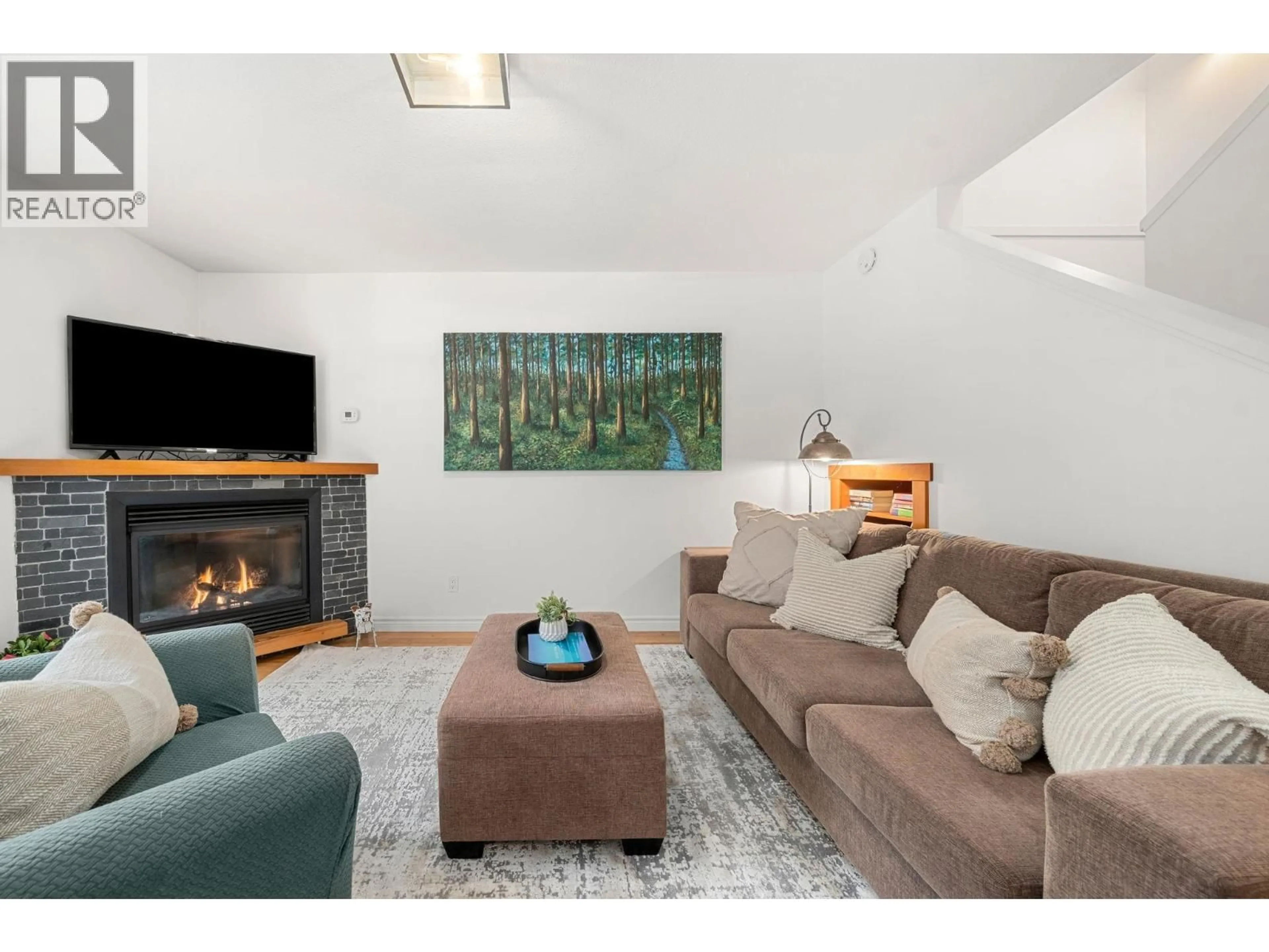 Living room with furniture, unknown for 3 - 1700 MAMQUAM ROAD, Squamish British Columbia V8B0H7