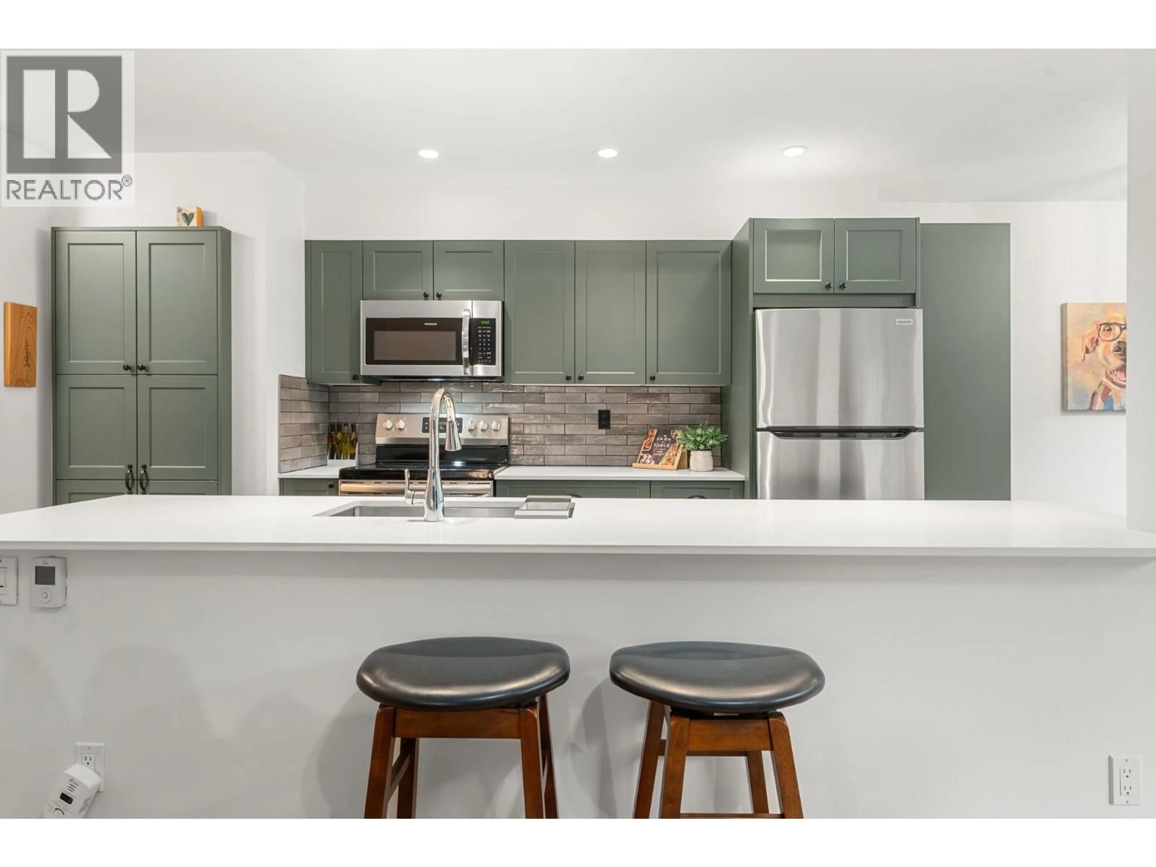 Open concept kitchen, unknown for 3 - 1700 MAMQUAM ROAD, Squamish British Columbia V8B0H7