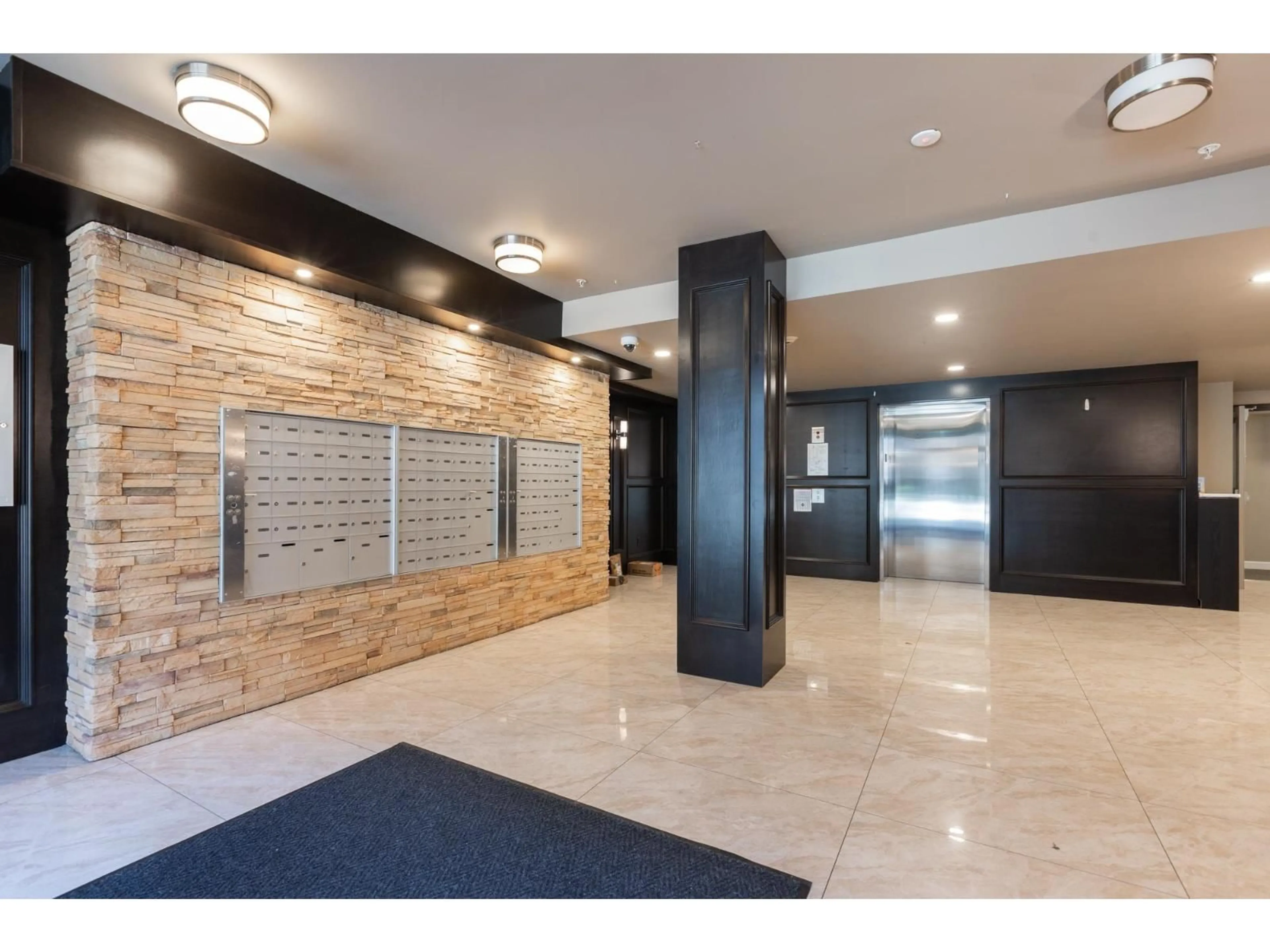 Indoor foyer for A102 - 20716 WILLOUGHBY TOWN CENTRE DRIVE, Langley British Columbia V2Y3J7