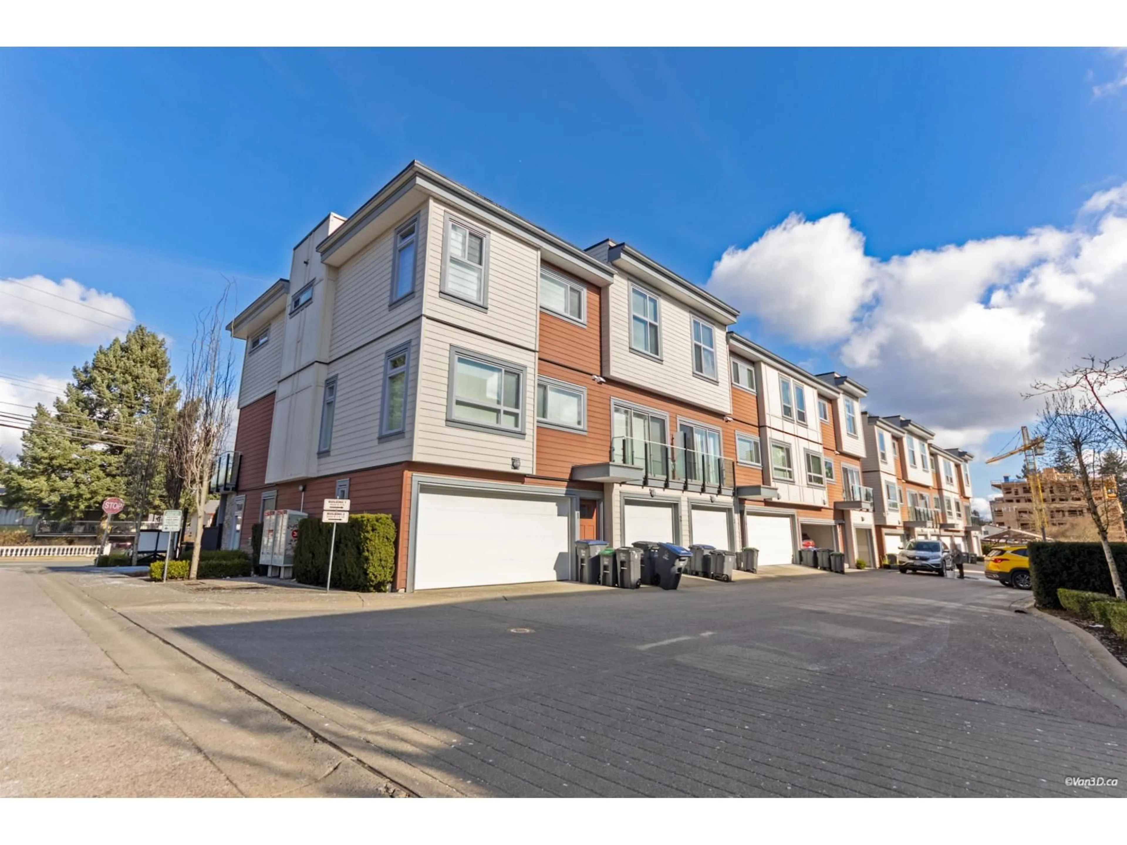 Unknown for 2 - 13328 96 AVENUE, Surrey British Columbia V3V1Y4