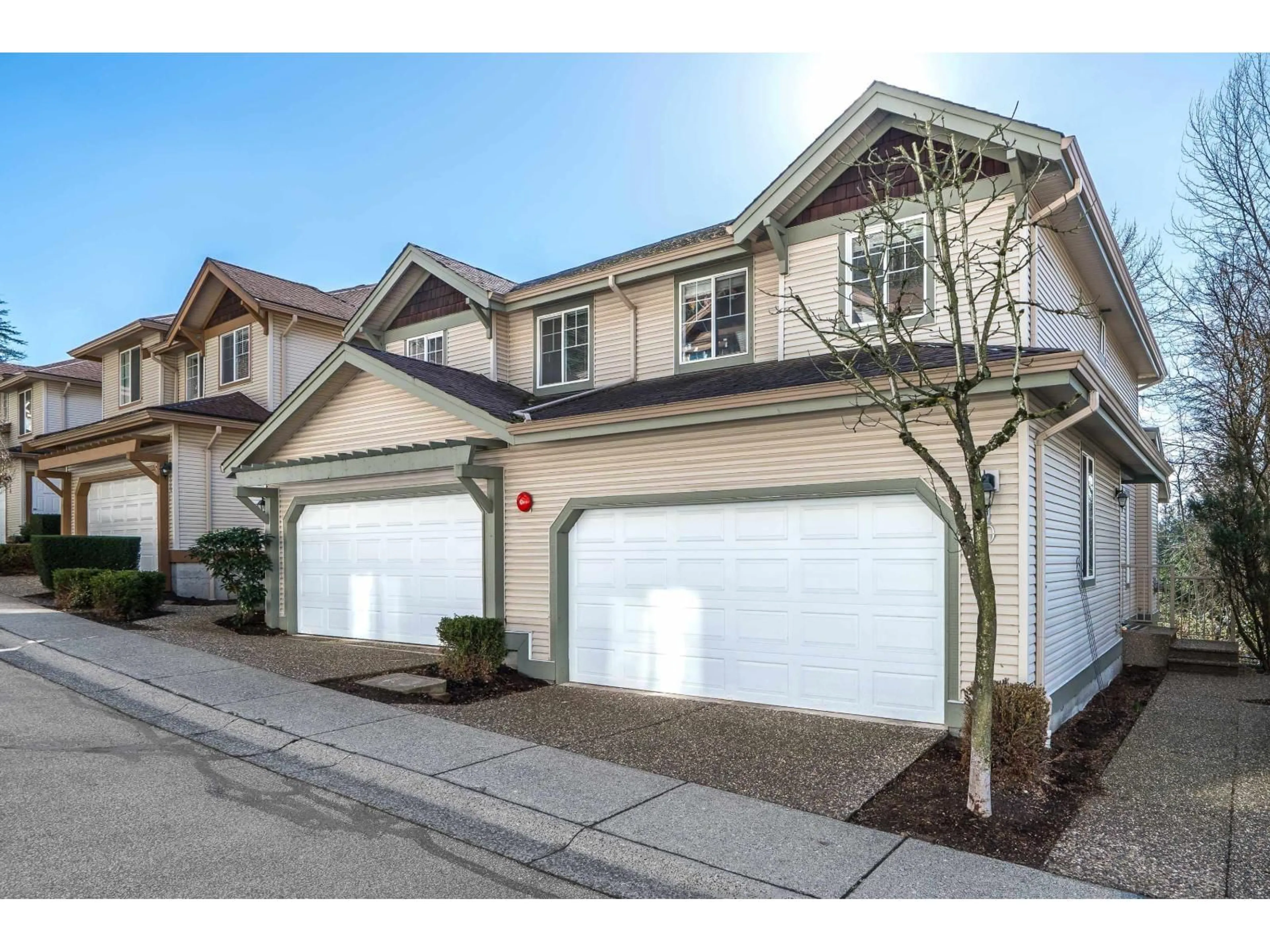 Indoor garage for 10 - 35287 OLD YALE ROAD, Abbotsford British Columbia V3G8H5