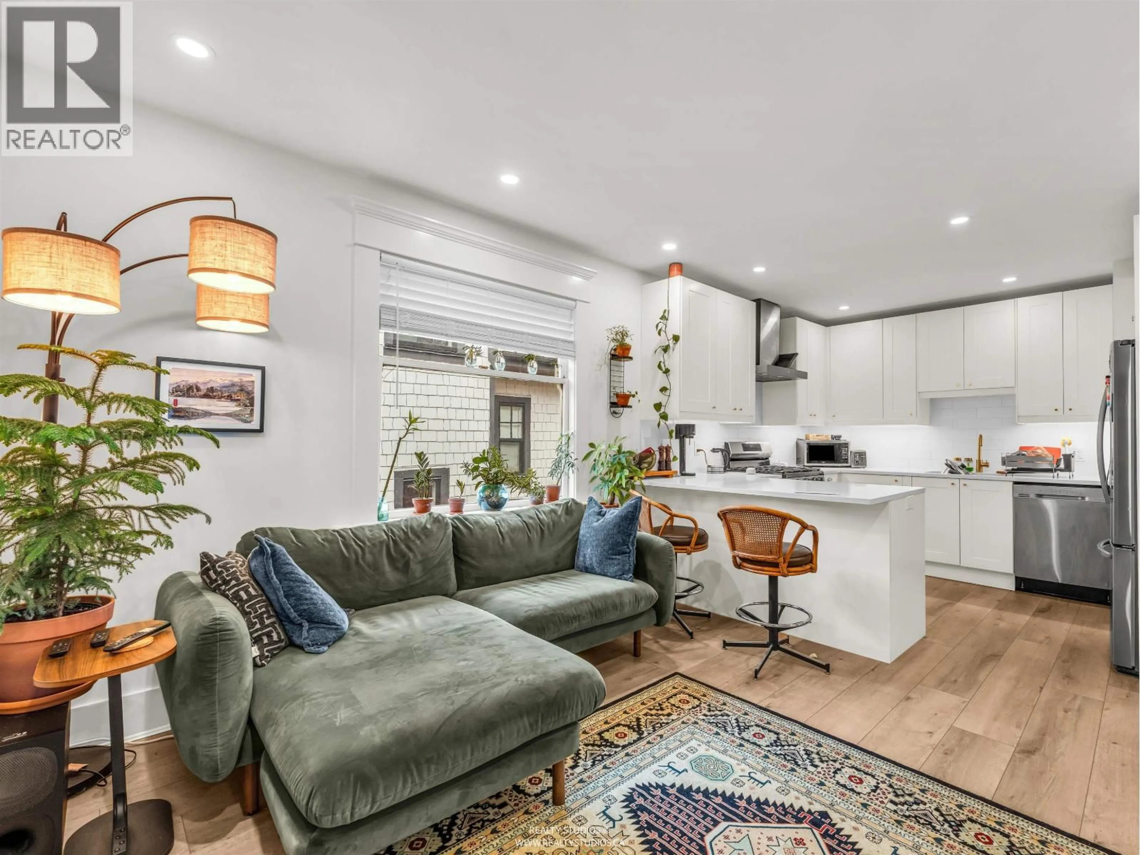 Open concept kitchen, unknown for 354 15TH AVENUE, Vancouver British Columbia V5Y1Y2