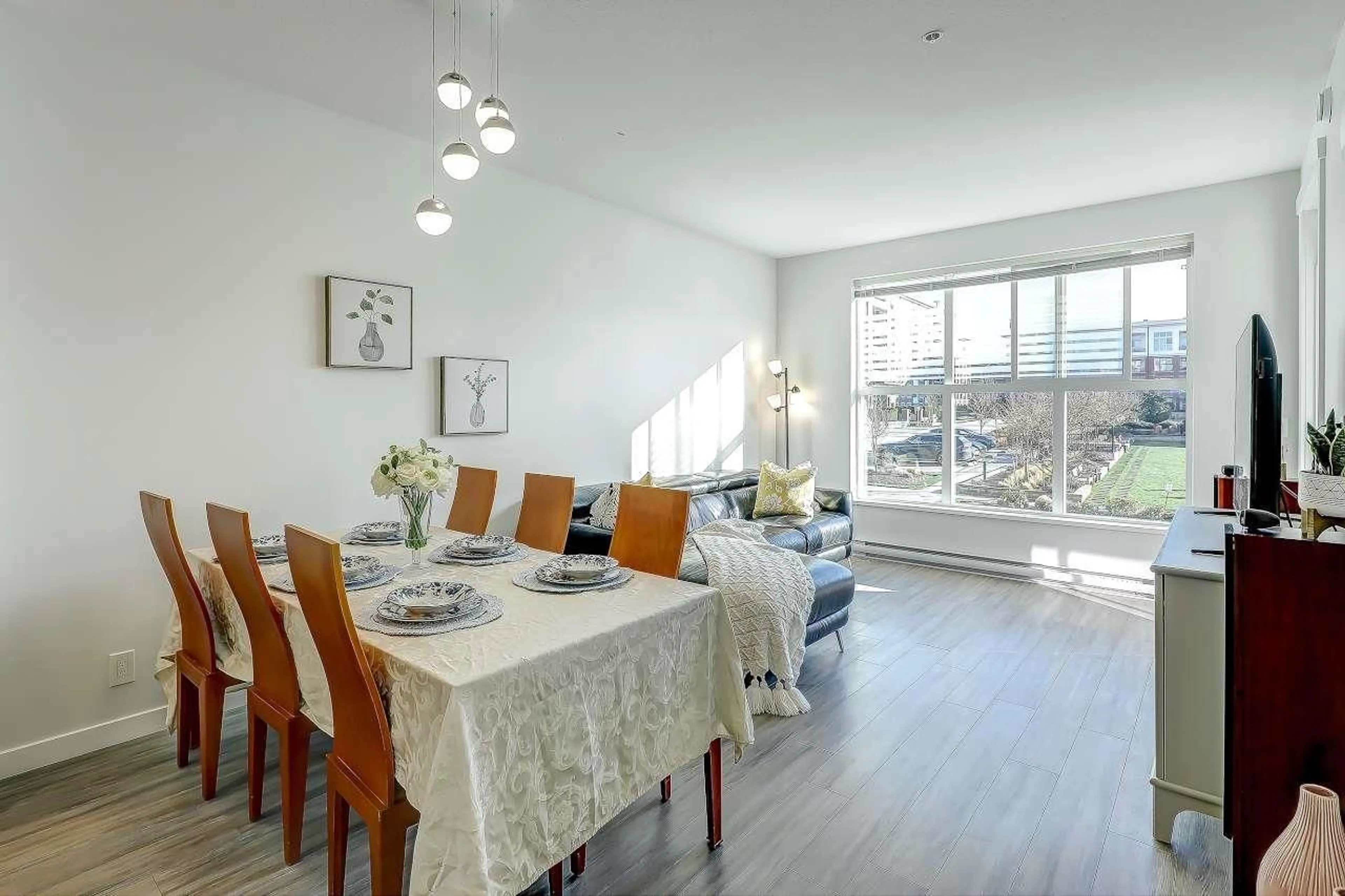 Dining room, wood/laminate floor for b220 - 8150 207 STREET, Langley British Columbia V2Y4J3