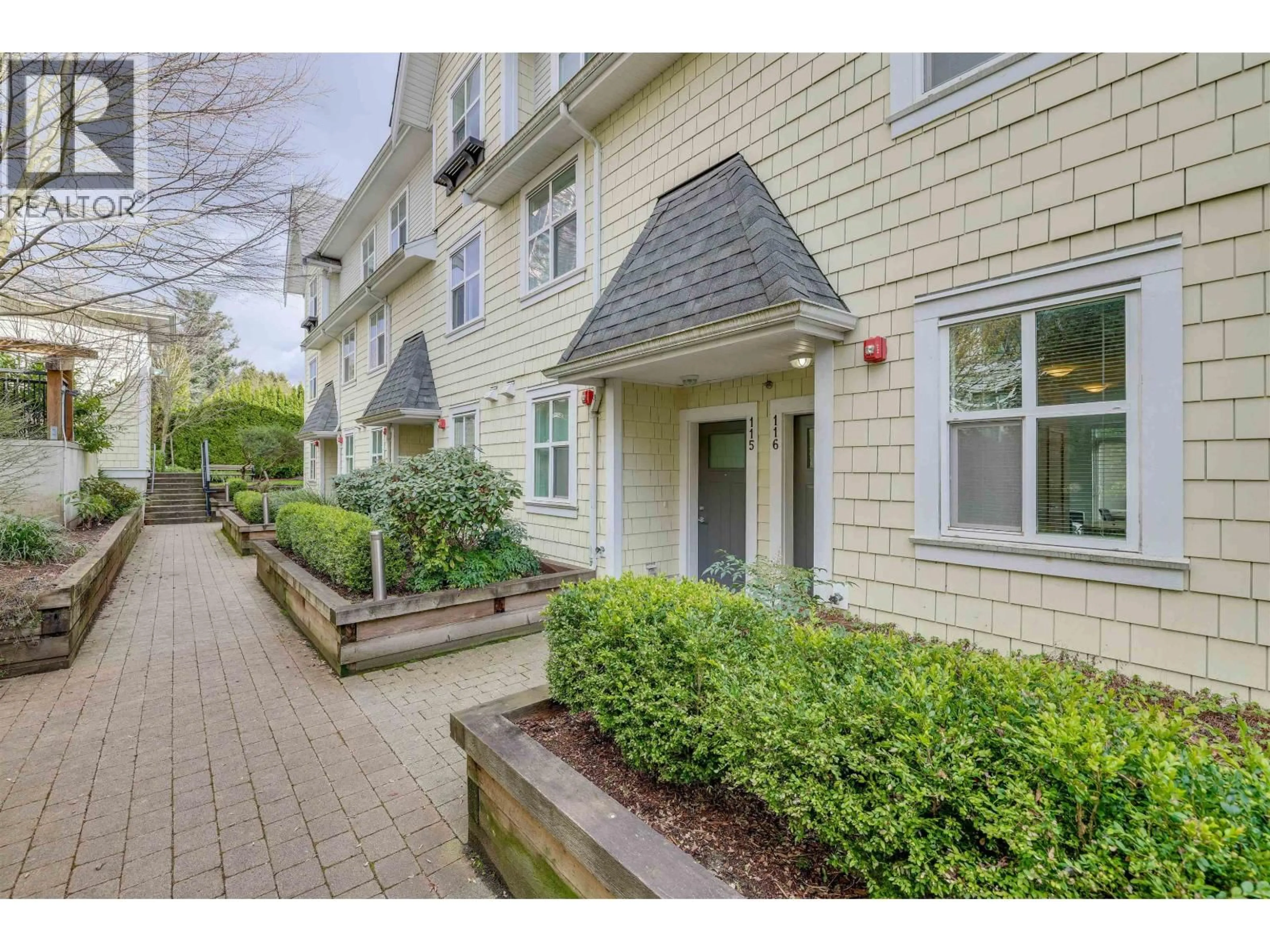 Patio, street for 116 - 7250 18TH AVENUE, Burnaby British Columbia V3N1H3