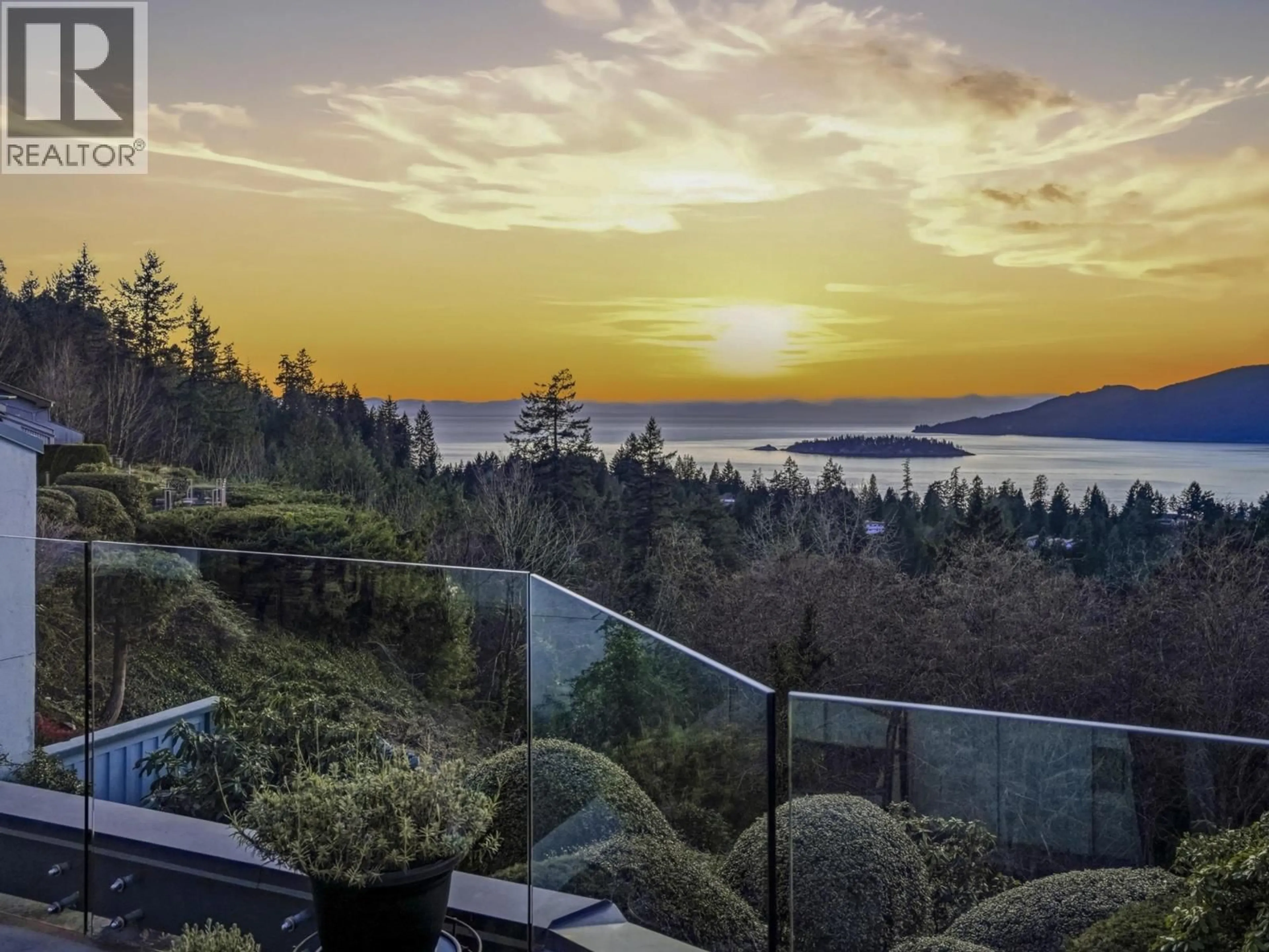 A pic from outside/outdoor area/front of a property/back of a property/a pic from drone, water/lake/river/ocean view for 5307 ASPEN DRIVE, West Vancouver British Columbia V7W3C8