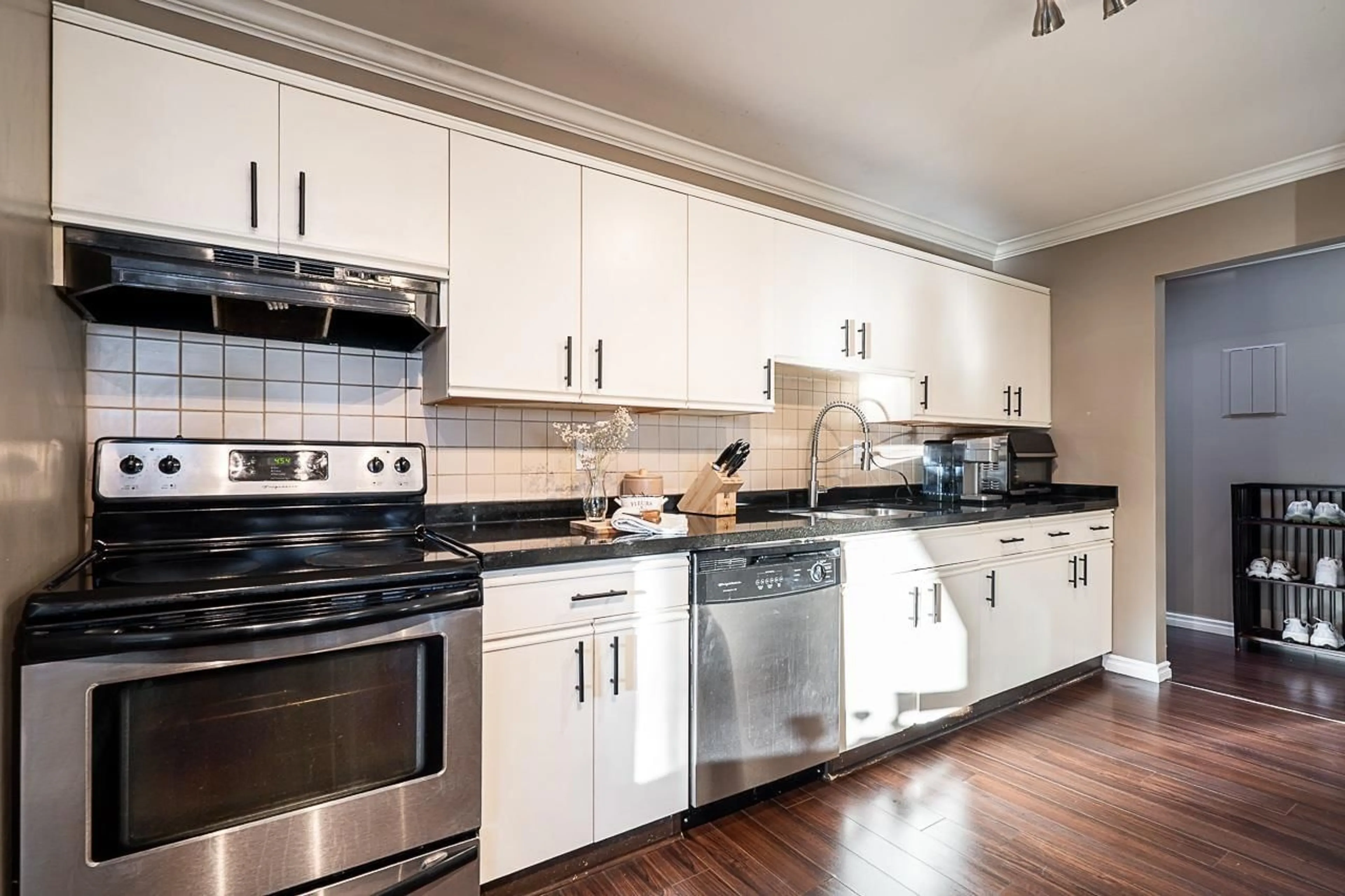 Open concept kitchen, unknown for 313 - 1830 SOUTHMERE CRESCENT EAST, Surrey British Columbia V4A9C2