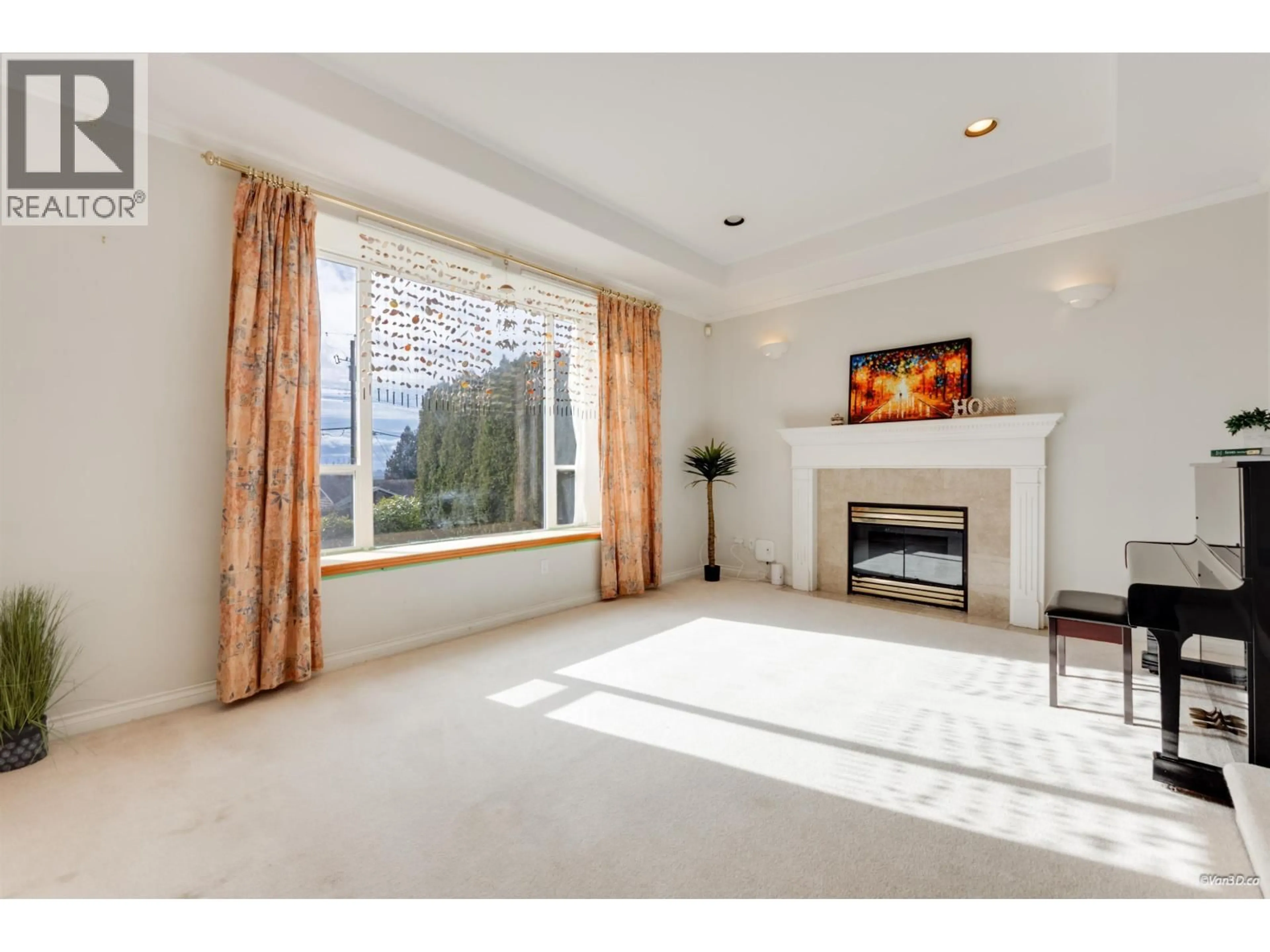 Living room with furniture, carpet floor for 5177 CARSON STREET, Burnaby British Columbia V5J2Z1
