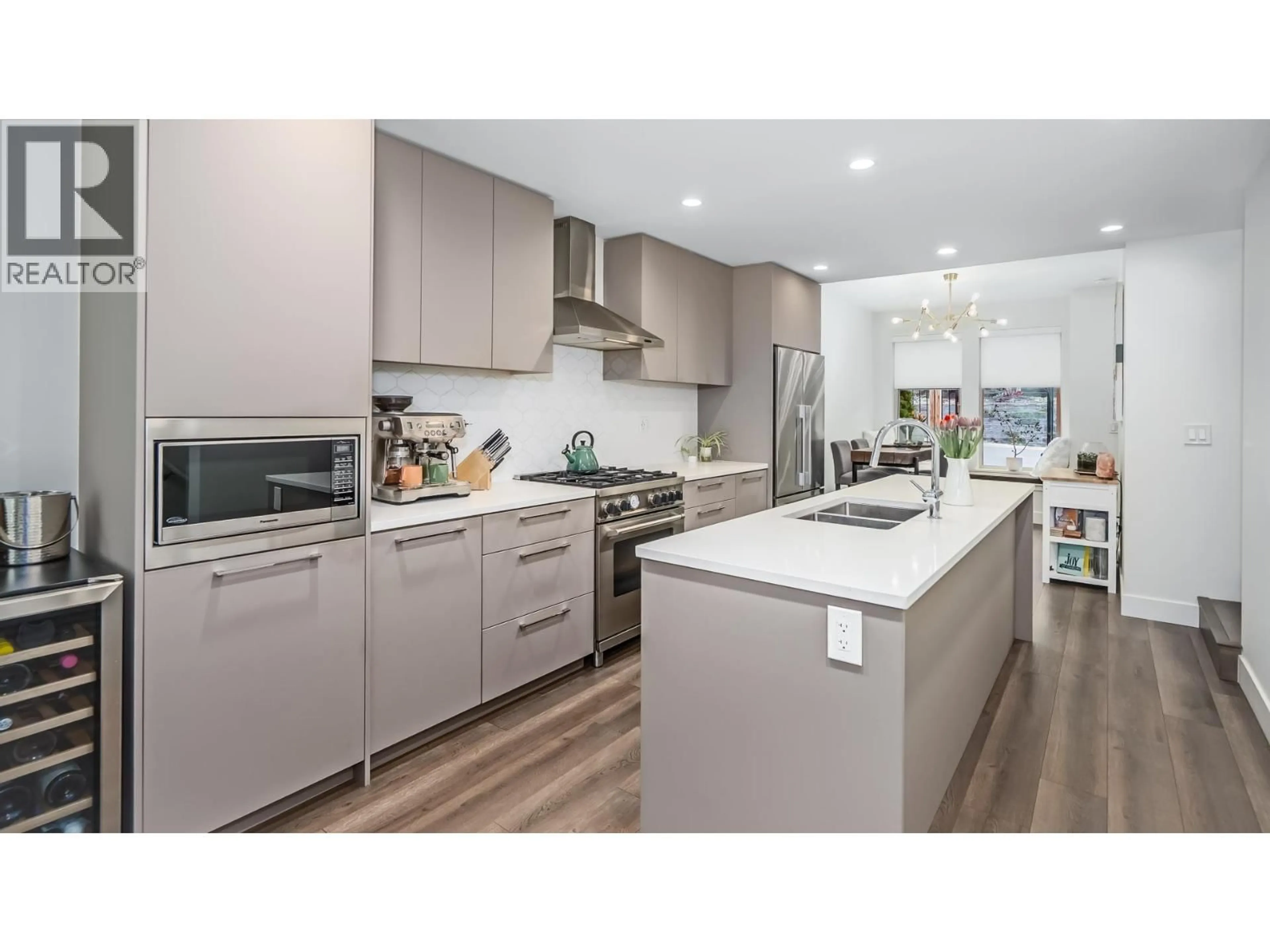 Contemporary kitchen, wood/laminate floor for 2304 ST ANDREWS STREET, Port Moody British Columbia V3H2A8