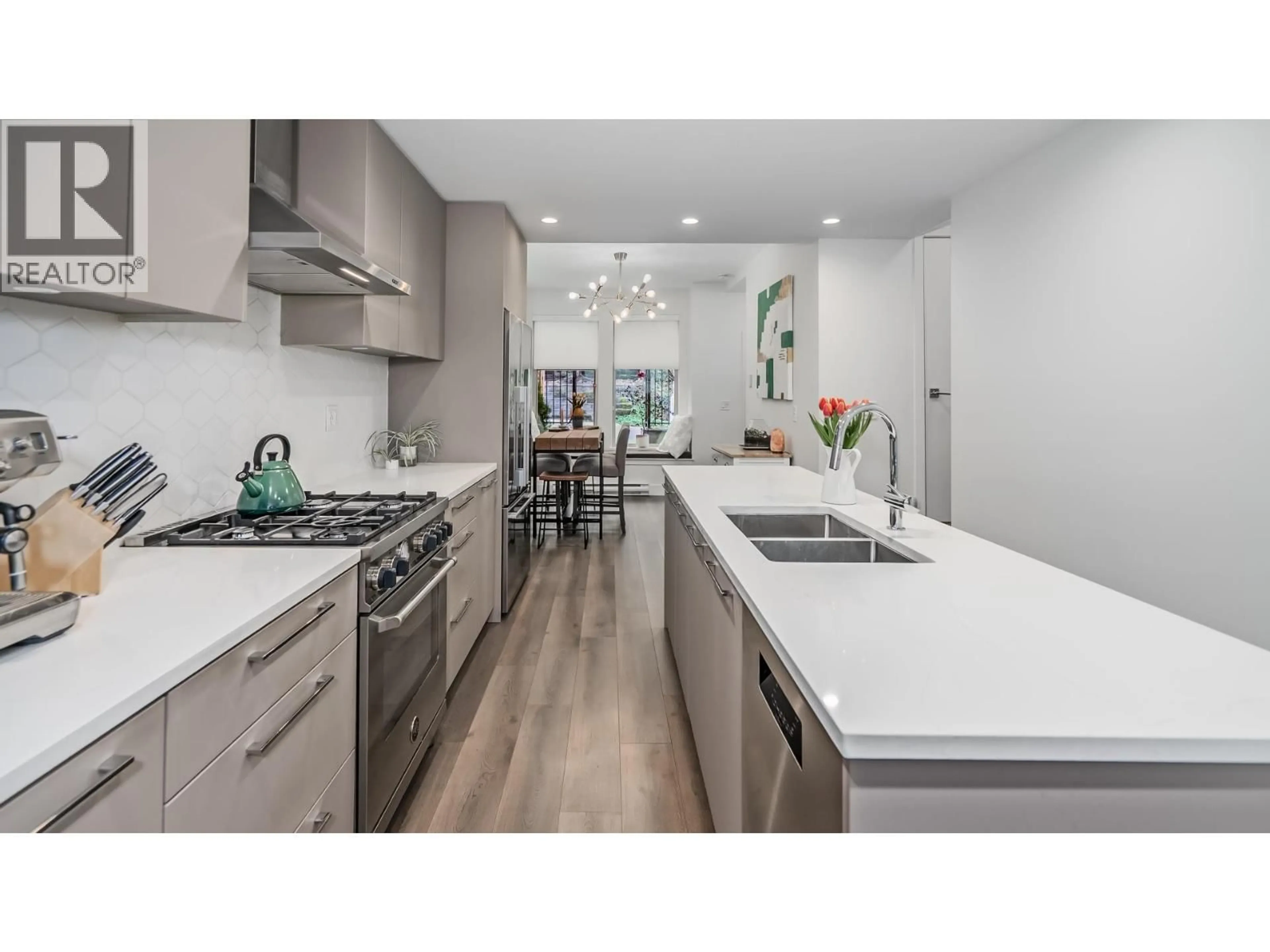 Contemporary kitchen, unknown for 2304 ST ANDREWS STREET, Port Moody British Columbia V3H2A8