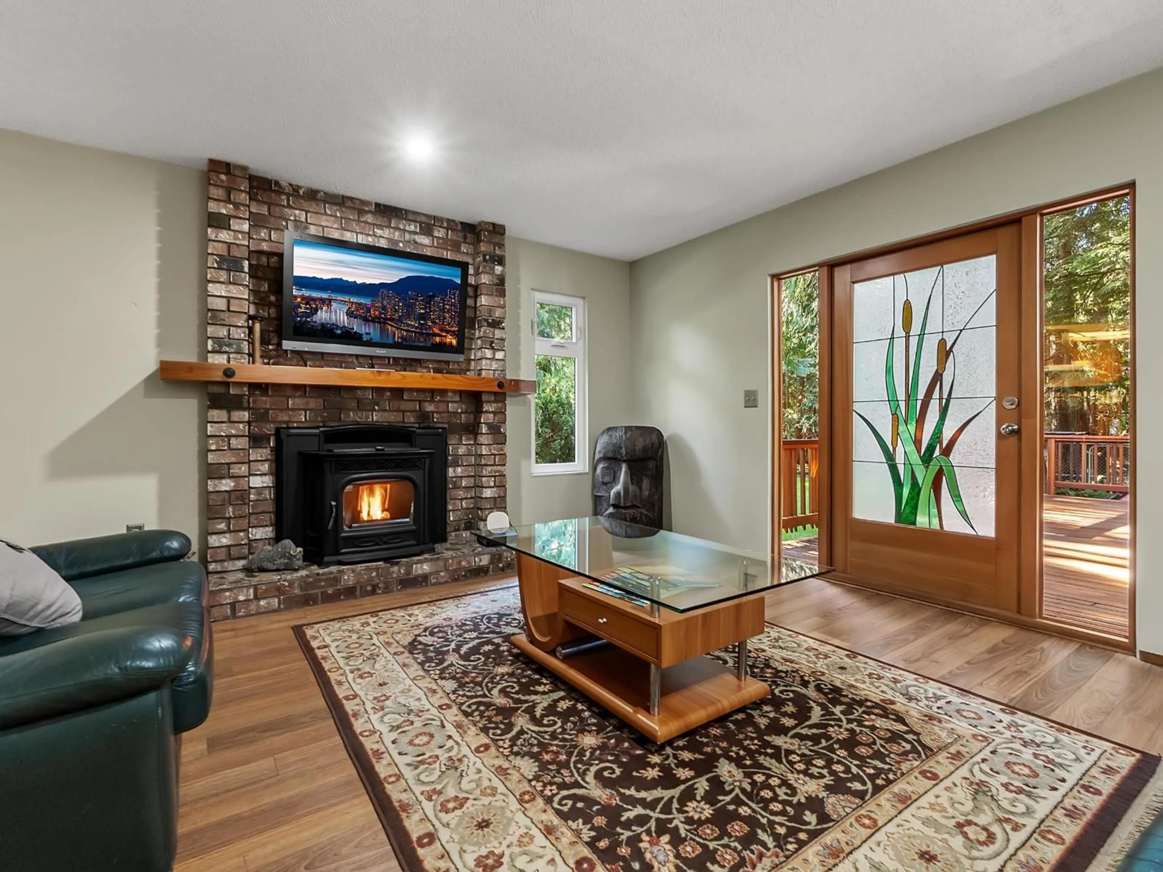 Living room with furniture, unknown for 1833 133A STREET, Surrey British Columbia V4A7M4