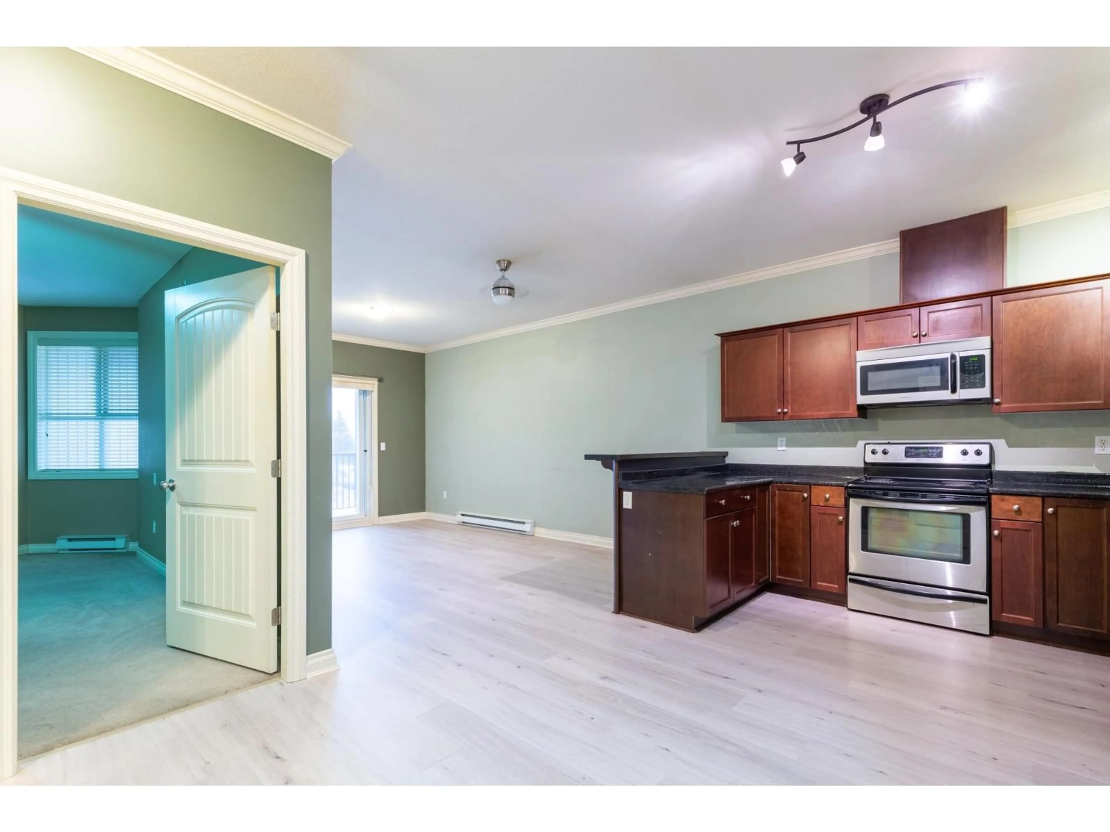 Open concept kitchen, unknown for 310 - 46053 CHILLIWACK CENTRAL ROAD, Chilliwack British Columbia V2P1J5