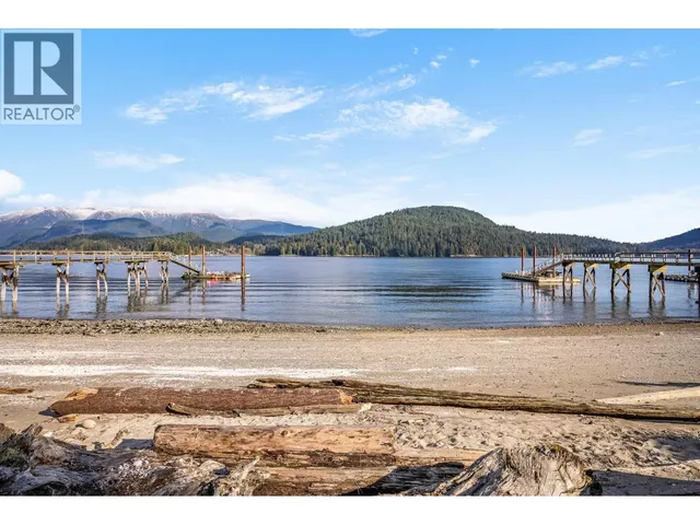 450 BEACHVIEW DRIVE, North Vancouver 3