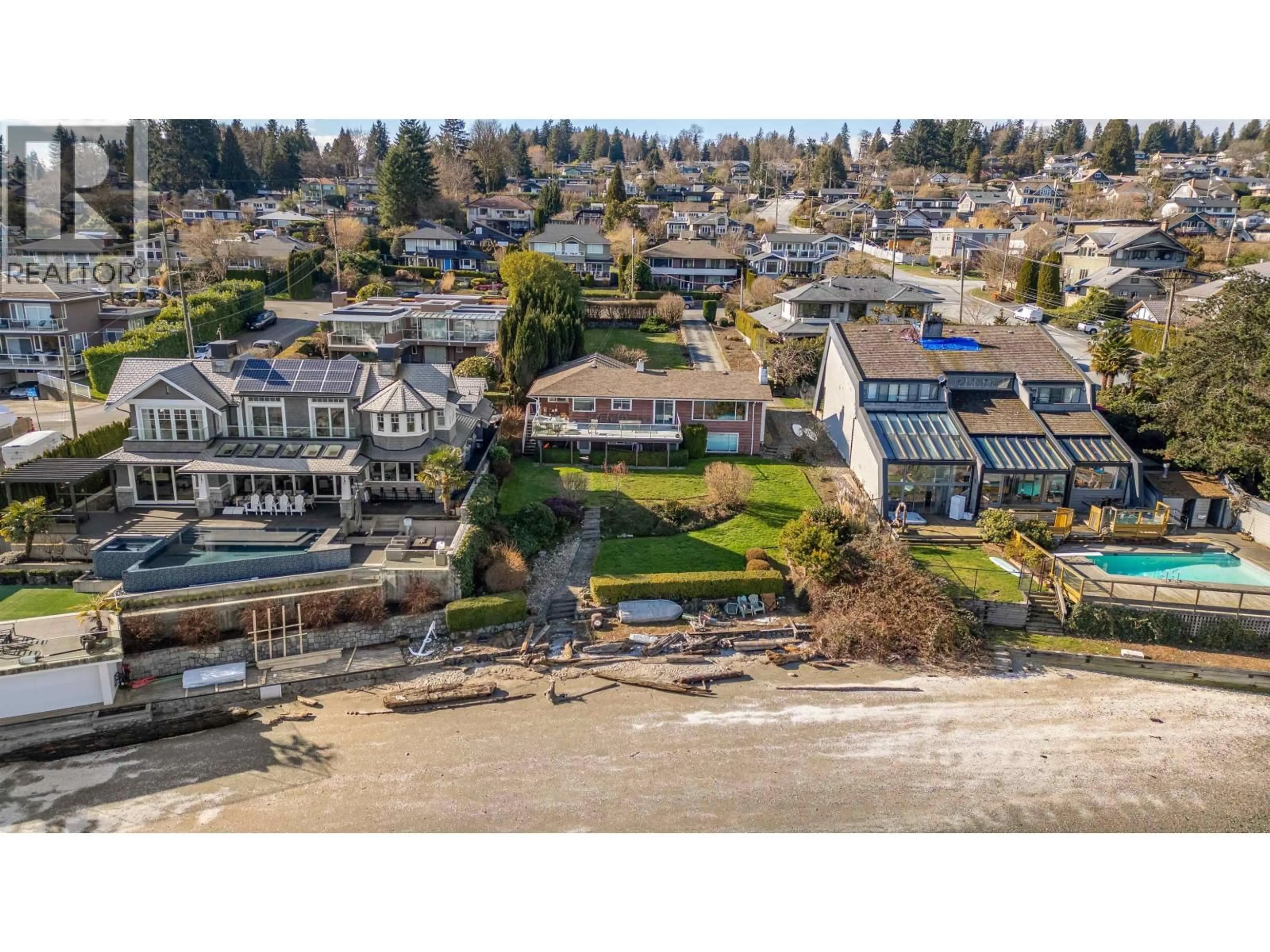 A pic from outside/outdoor area/front of a property/back of a property/a pic from drone, water/lake/river/ocean view for 450 BEACHVIEW DRIVE, North Vancouver British Columbia V7G1P7