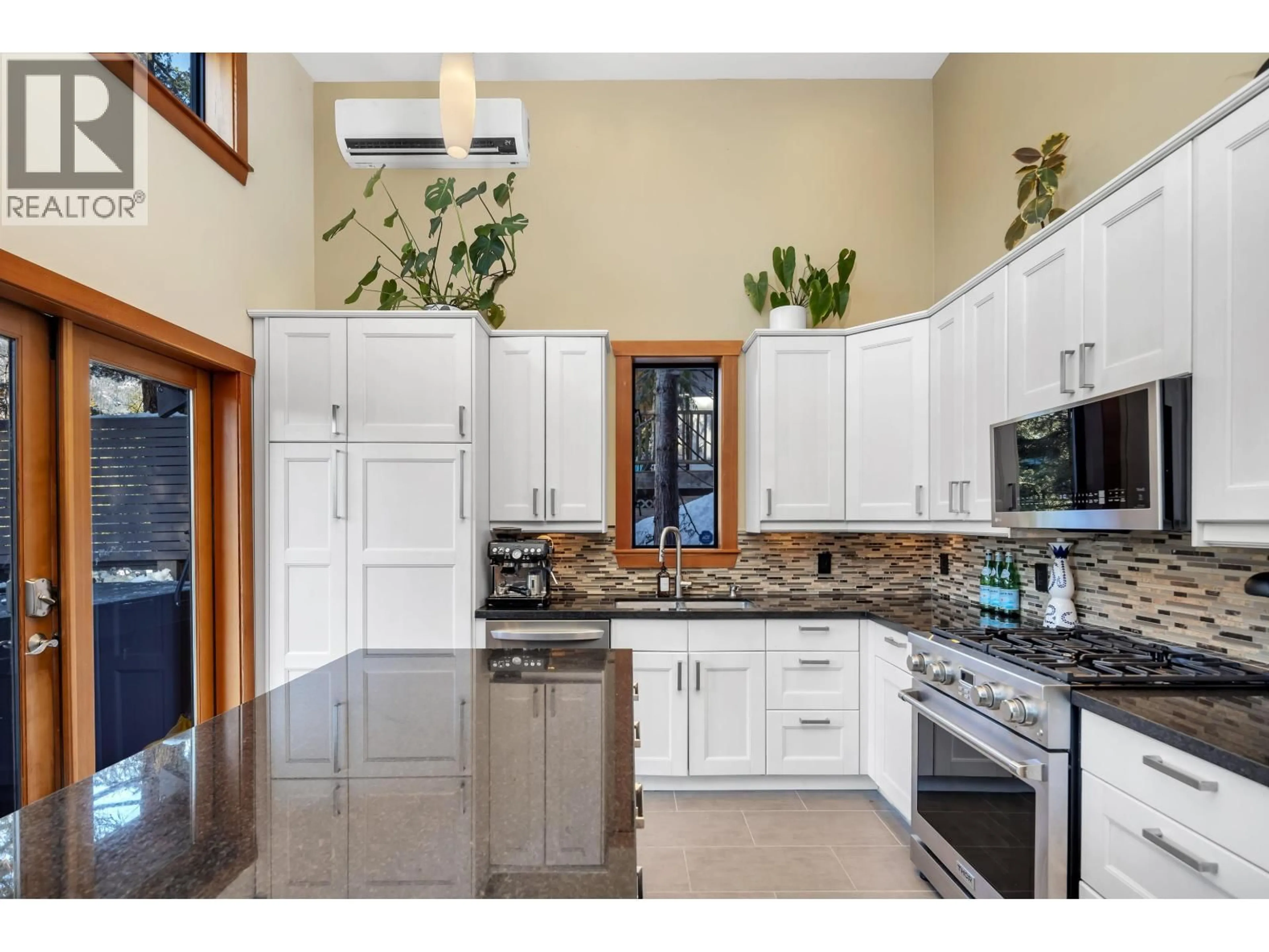 Open concept kitchen, ceramic/tile floor for 2286 BRANDYWINE WAY, Whistler British Columbia V8E0A8