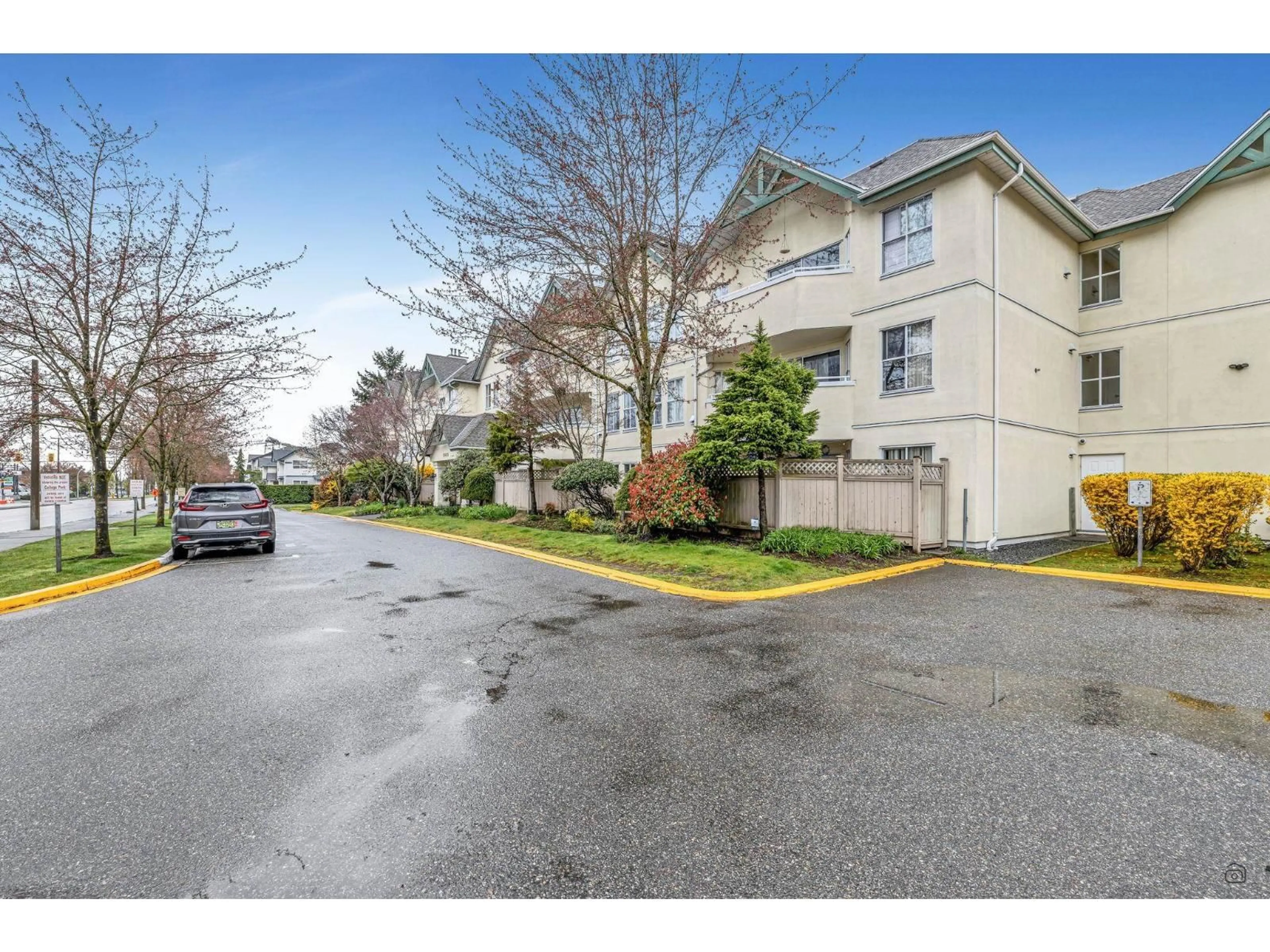 Unknown for 112 - 12633 72 AVENUE, Surrey British Columbia V3W0A4