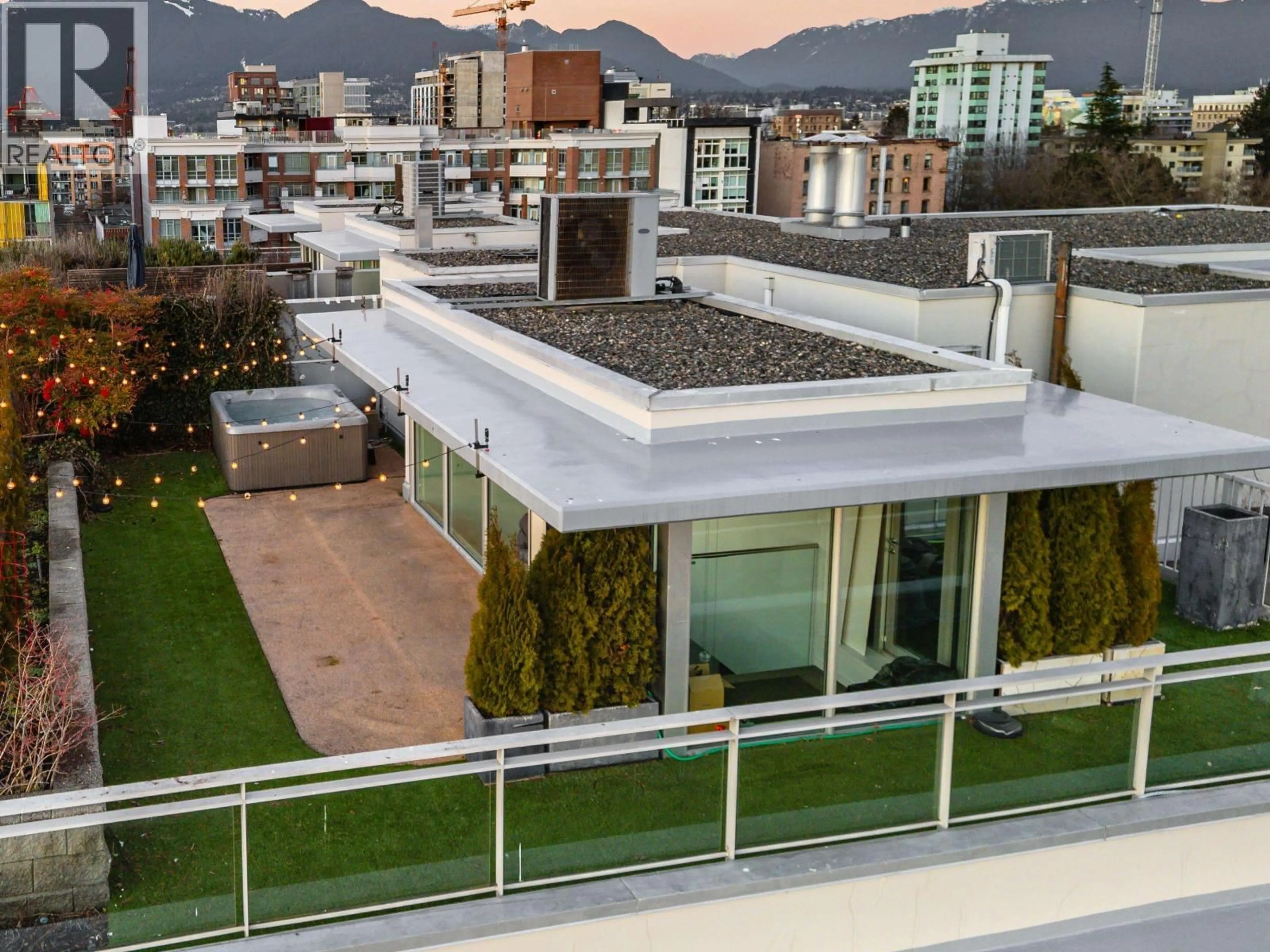 Unknown for 801 - 221 UNION STREET, Vancouver British Columbia V6A0B4