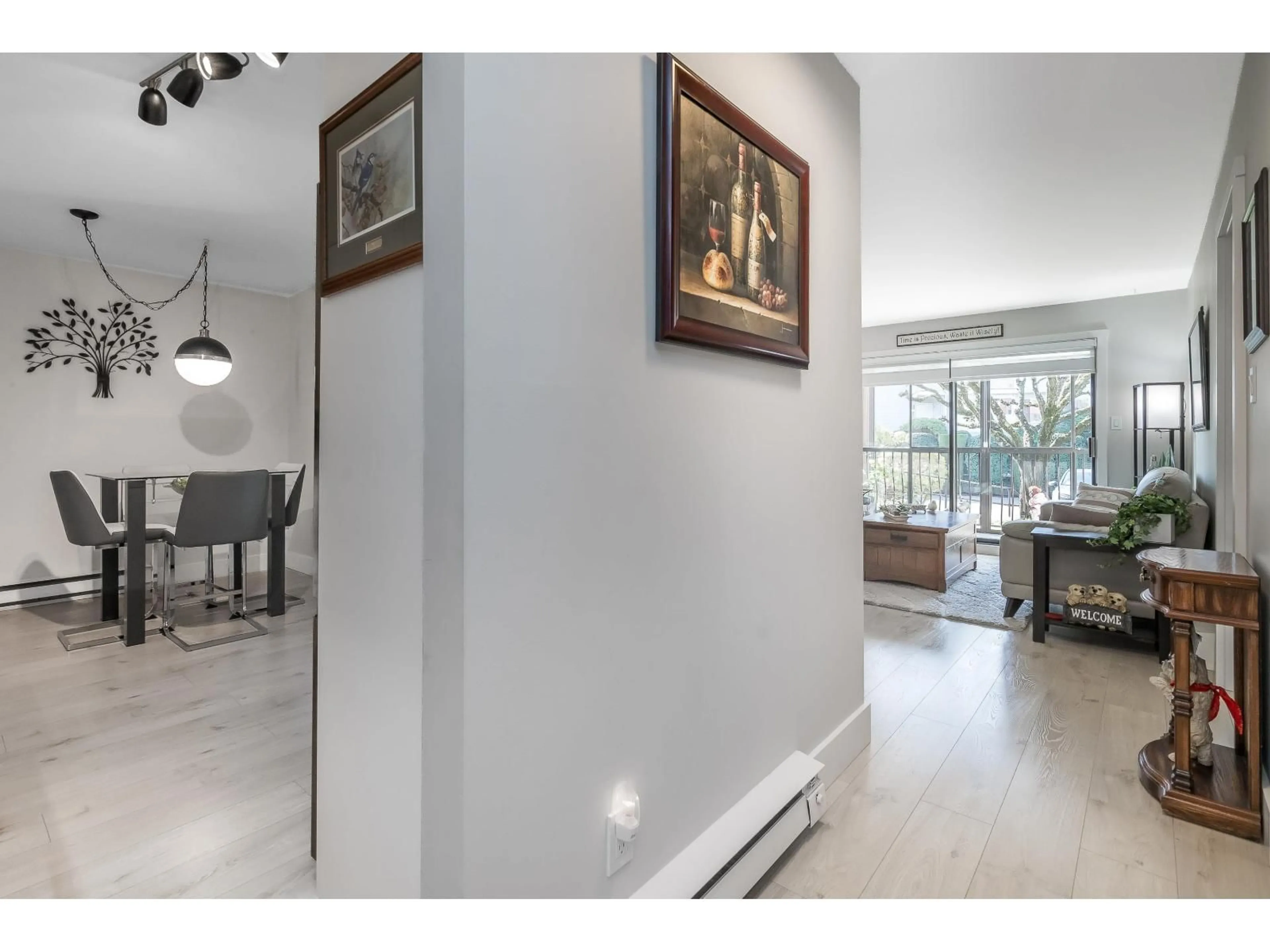 Indoor foyer for 101 - 32910 AMICUS PLACE PLACE, Abbotsford British Columbia V2S6G9