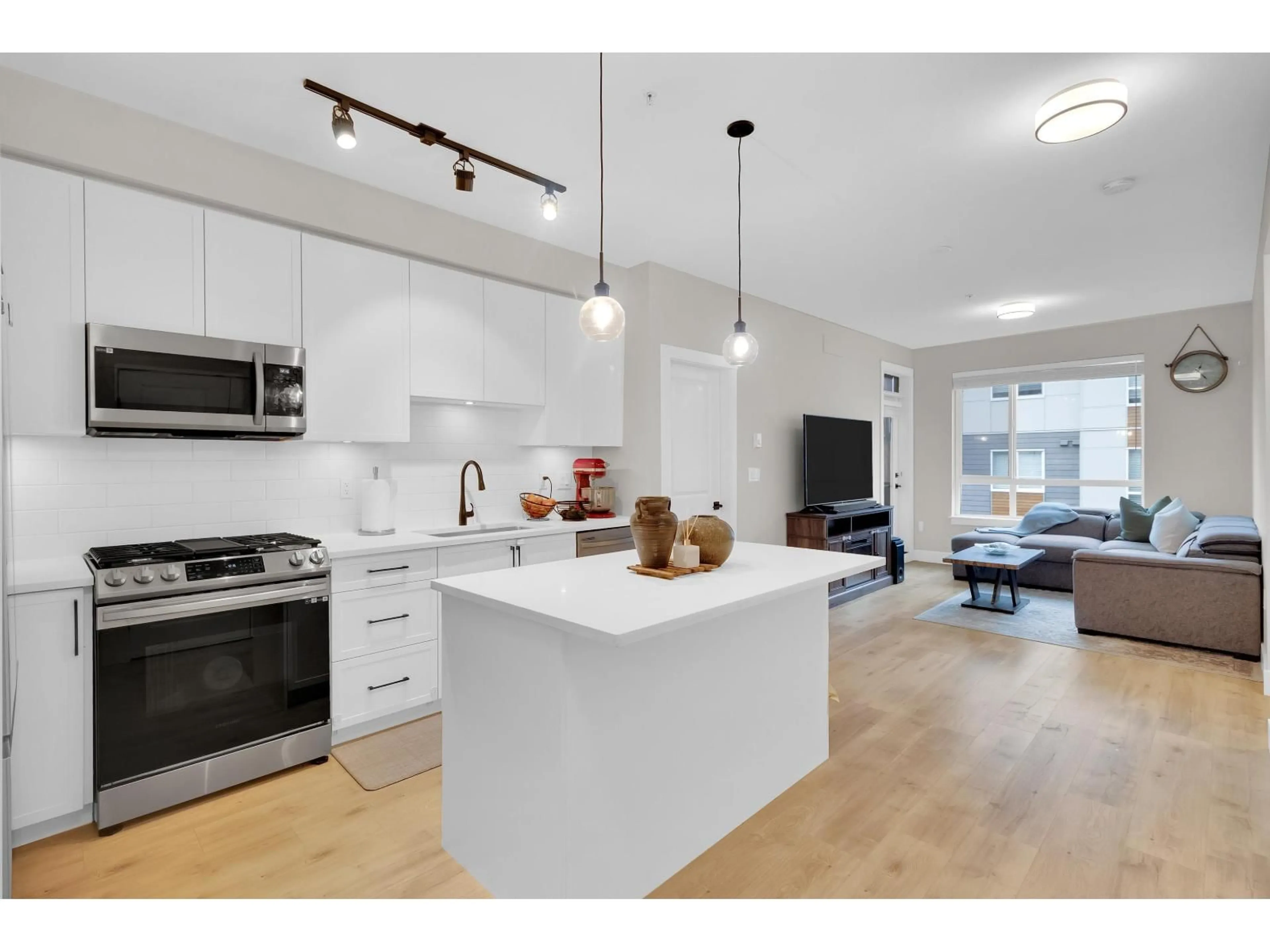 Open concept kitchen, unknown for 320 - 7506 199A STREET, Langley British Columbia V2Y3K9