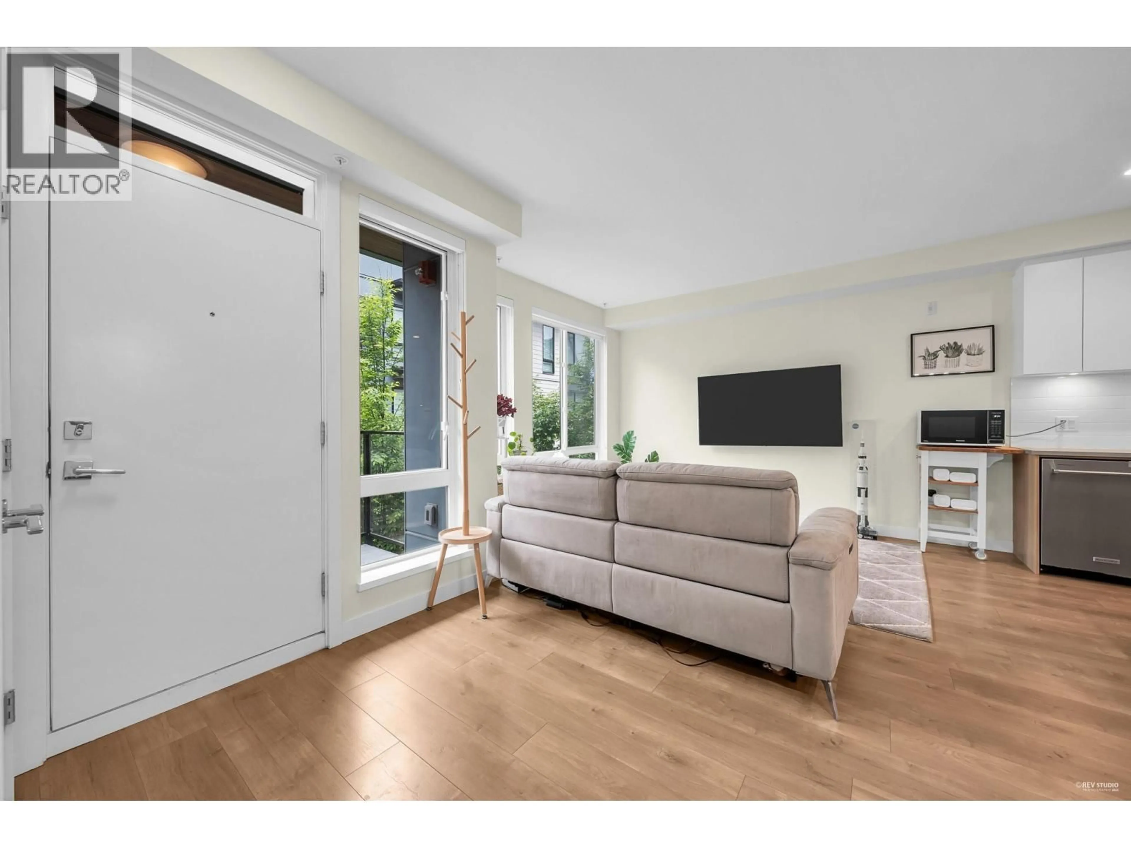 Living room with furniture, unknown for 227 - 708 LEA AVENUE, Coquitlam British Columbia V3J4H5