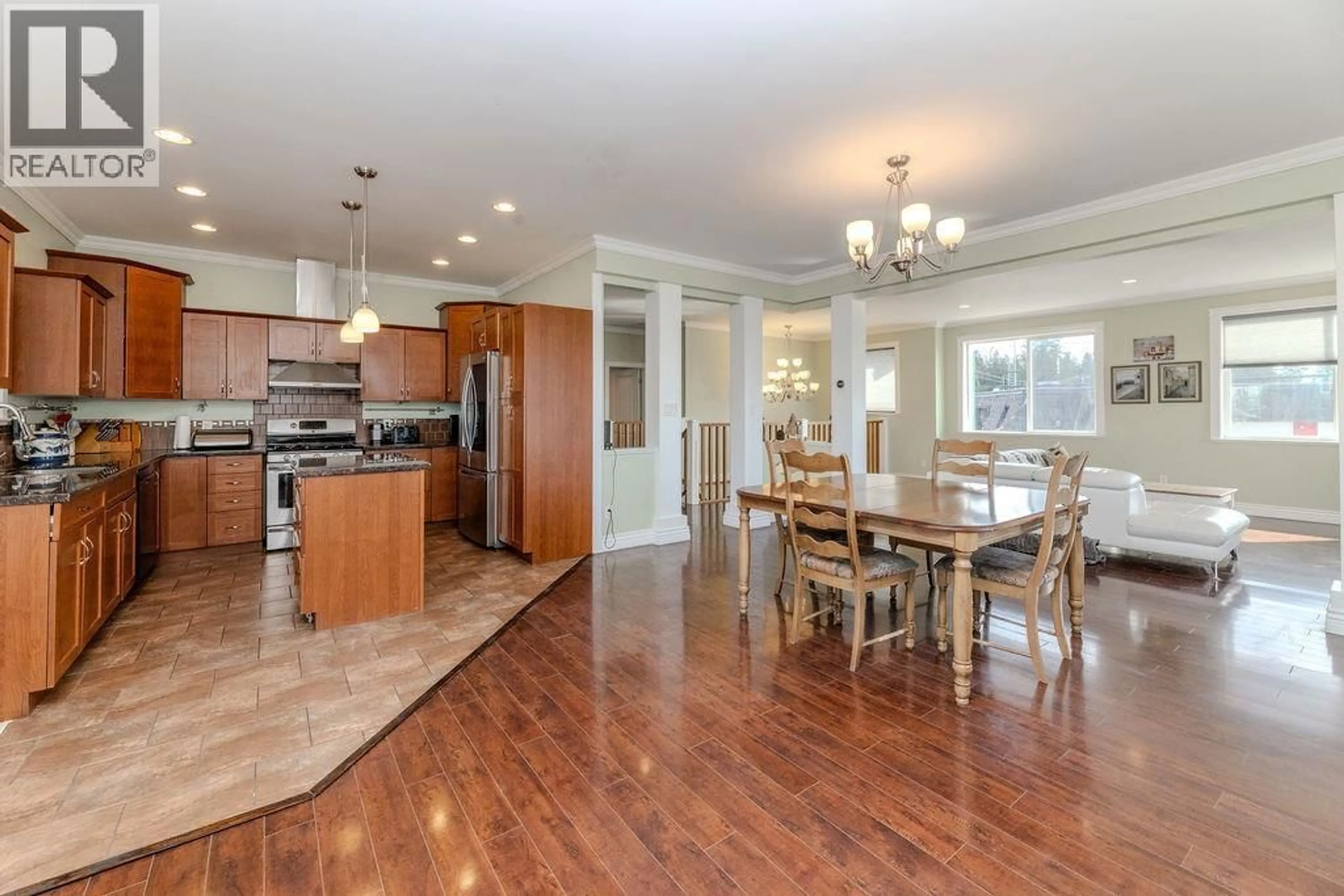 Open concept kitchen, wood/laminate floor for 787 NORTH ROAD, Gibsons British Columbia V0N1V9