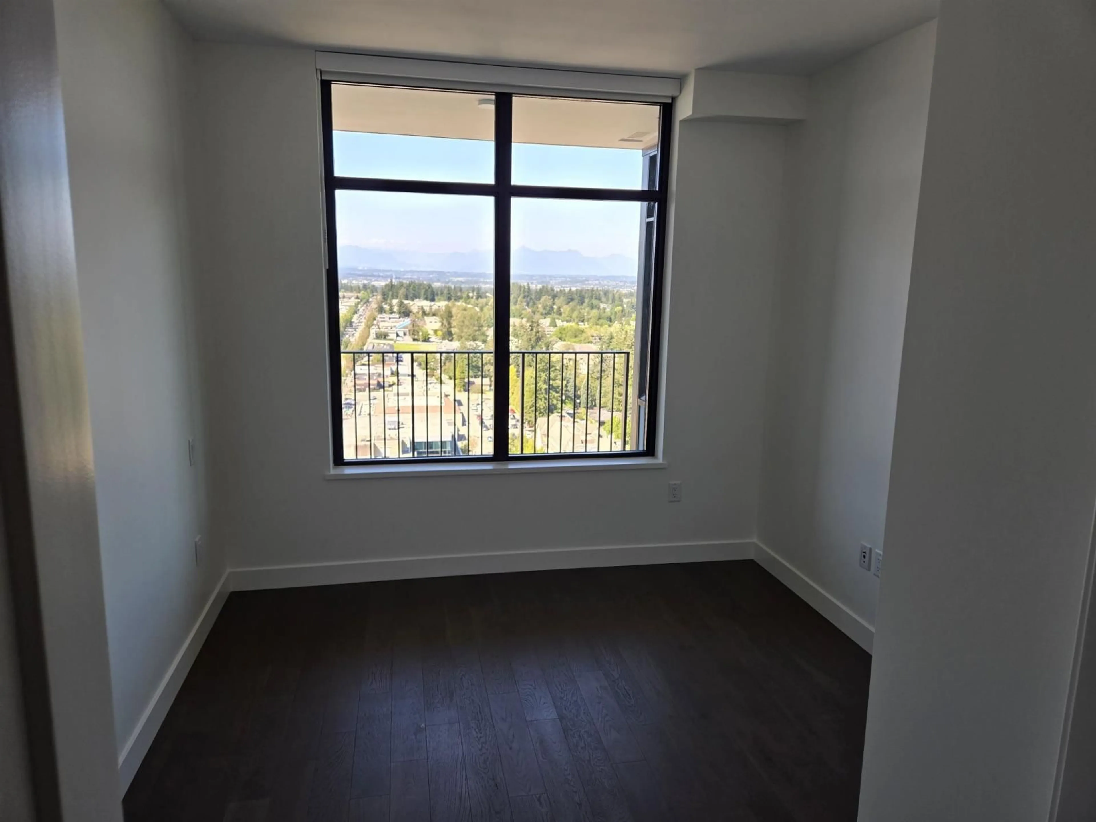 A pic of a room for 2001 - 1588 JOHNSTON ROAD, White Rock British Columbia V4B3Z7