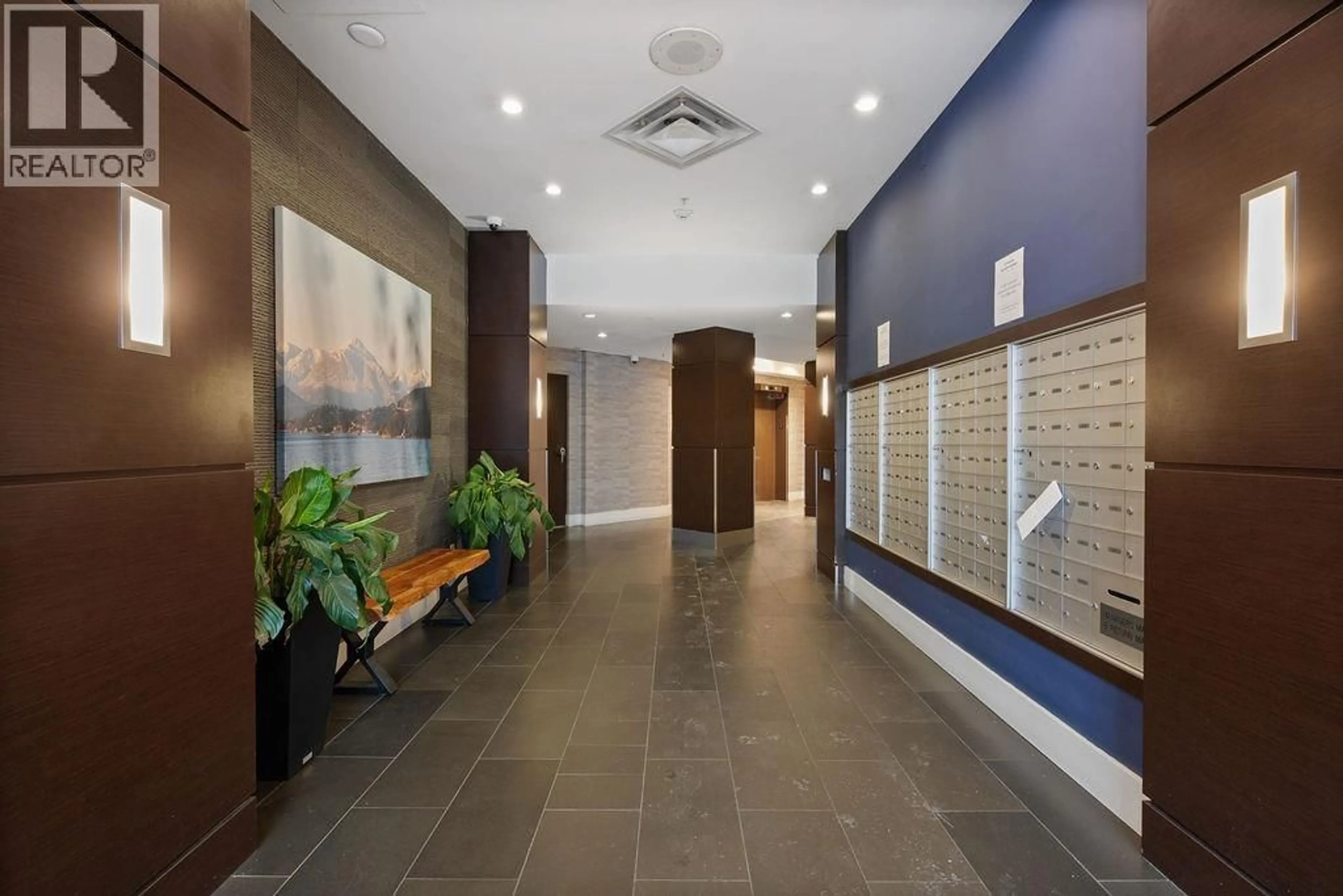 Indoor foyer for 603 - 1212 HOWE STREET, Vancouver British Columbia V6Z2M9