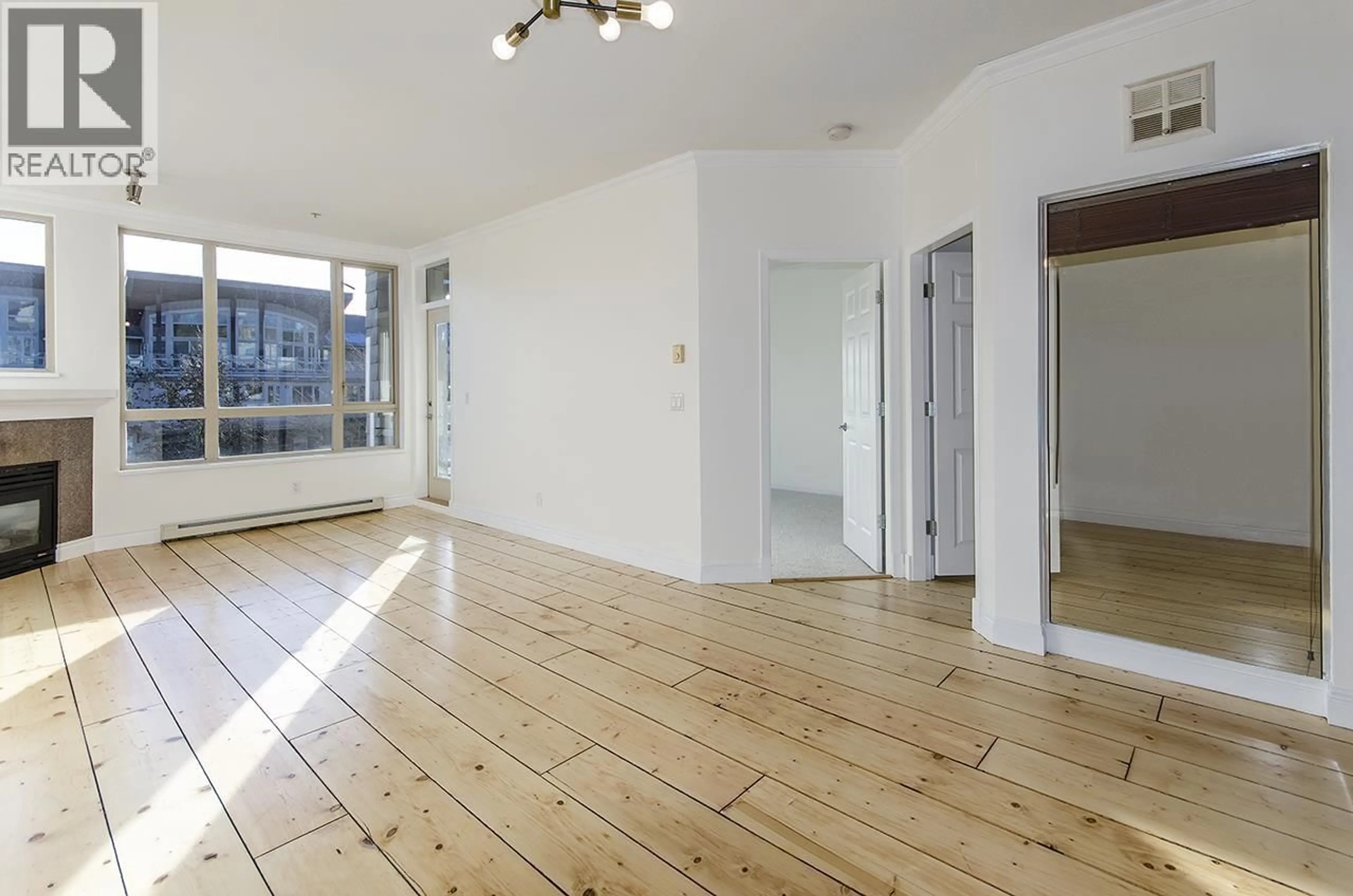 A pic of a room for 580 RAVEN WOODS DRIVE, North Vancouver British Columbia V7G2T2